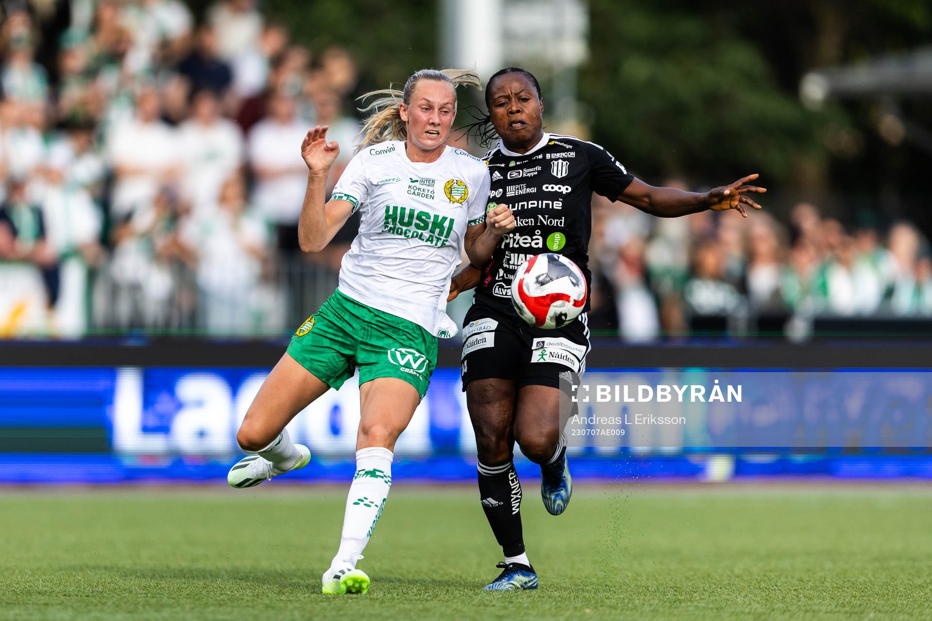 Hammarbys Ellen Wangerheim och Piteås Faith Ikidi Michael
