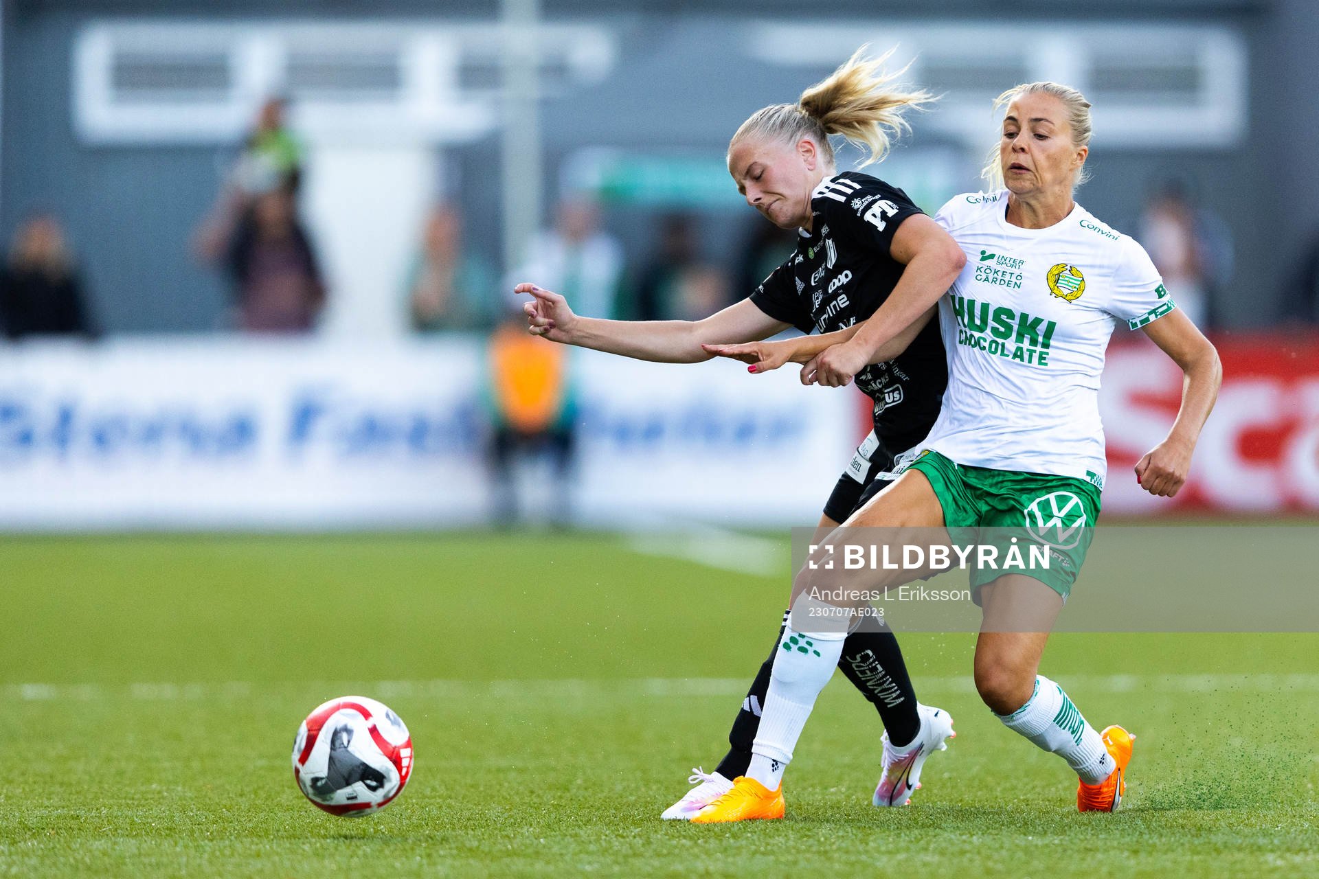 Hammarbys Lotta Ökvist och Piteås Tuva Skoog