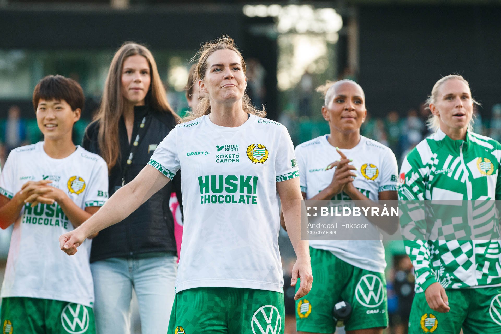 Hammarbys Hanna Folkesson tackas av