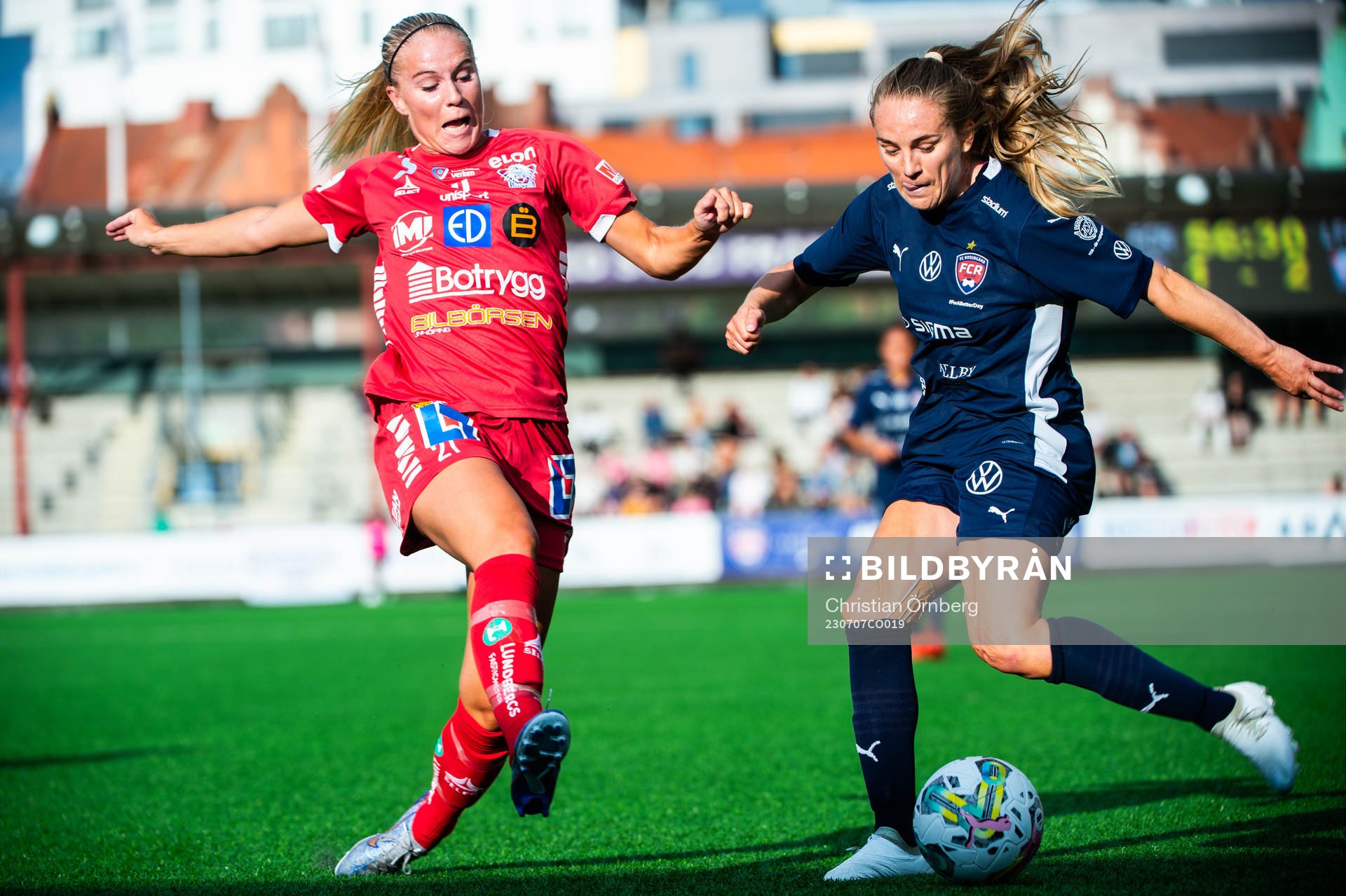 Linköpings Stina Lennartsson och FC Rosengårds Fiona Brown