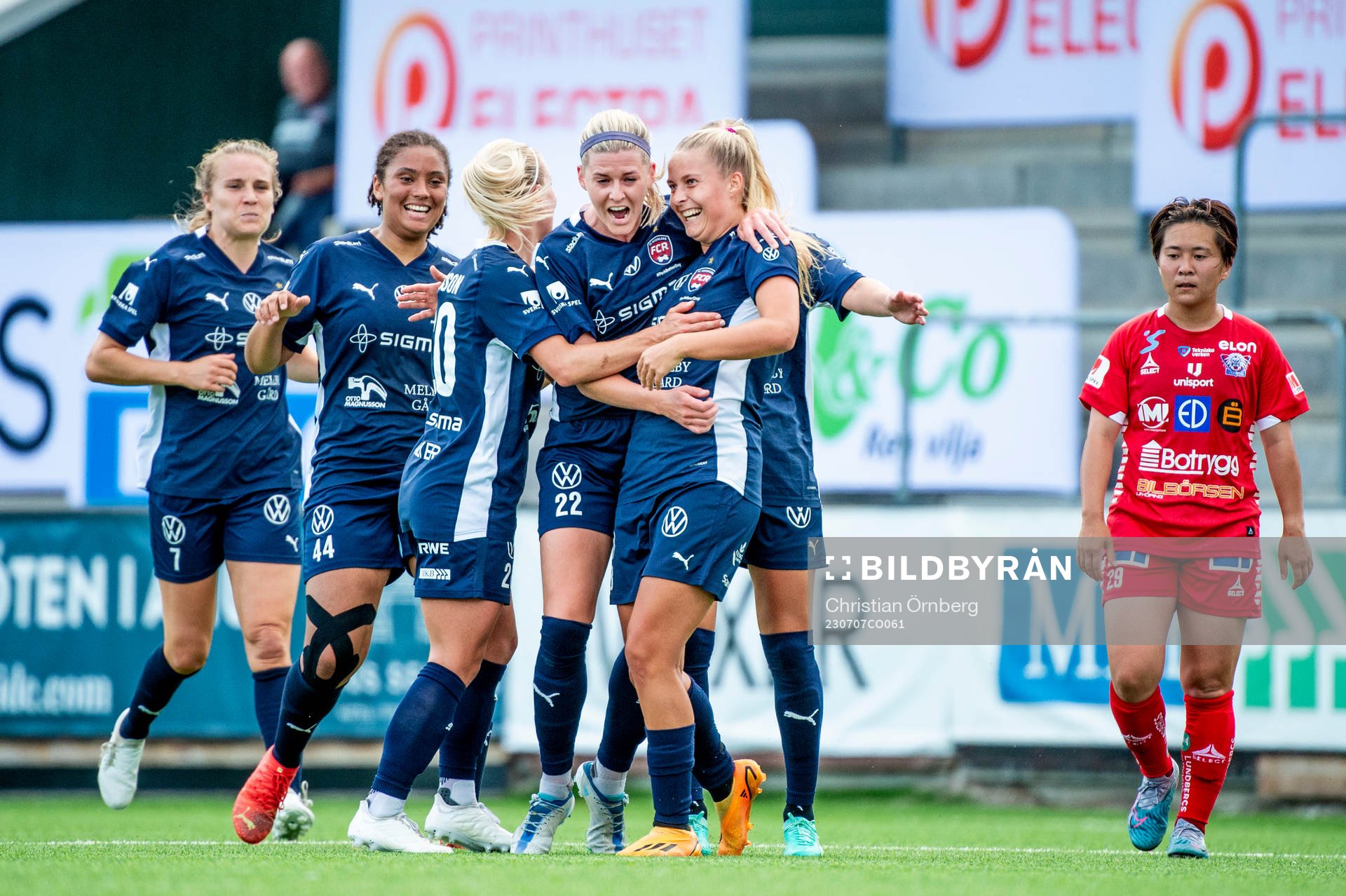 FC Rosengårds Olivia Holdt gör 1-1 och jublar