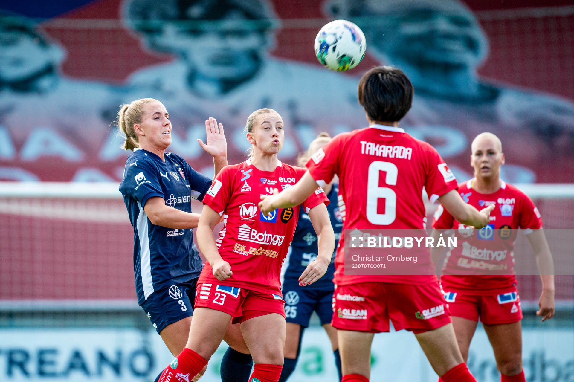 Linköpings Cornelia Kapocs mot FC Rosengårds Gudrun