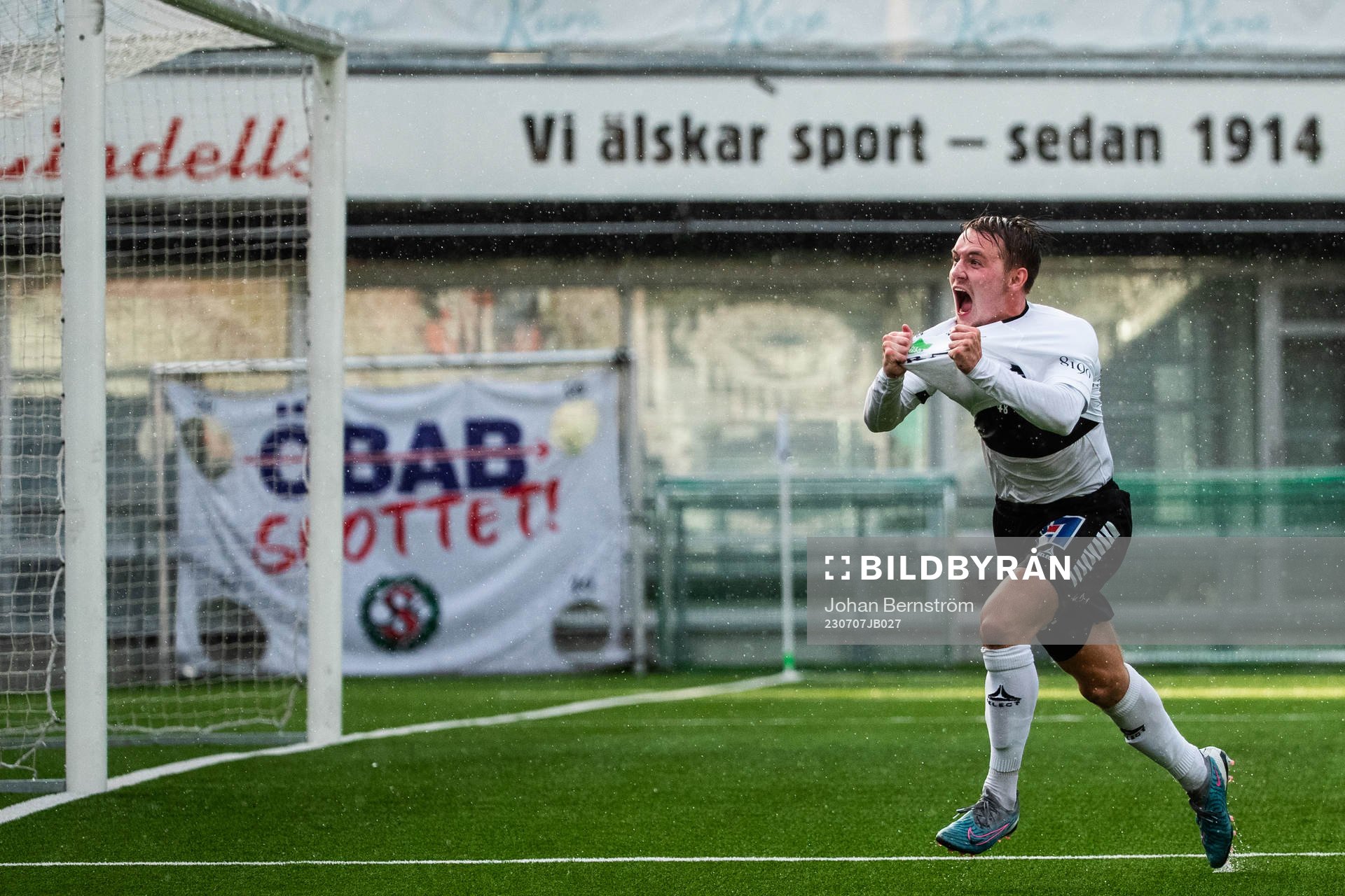 Örebros Noel Milleskog jublar efter 1-1under fotbollsmatchen i Superettan mellan Örebro och Öster den 7 juli 2023 i Örebro. 