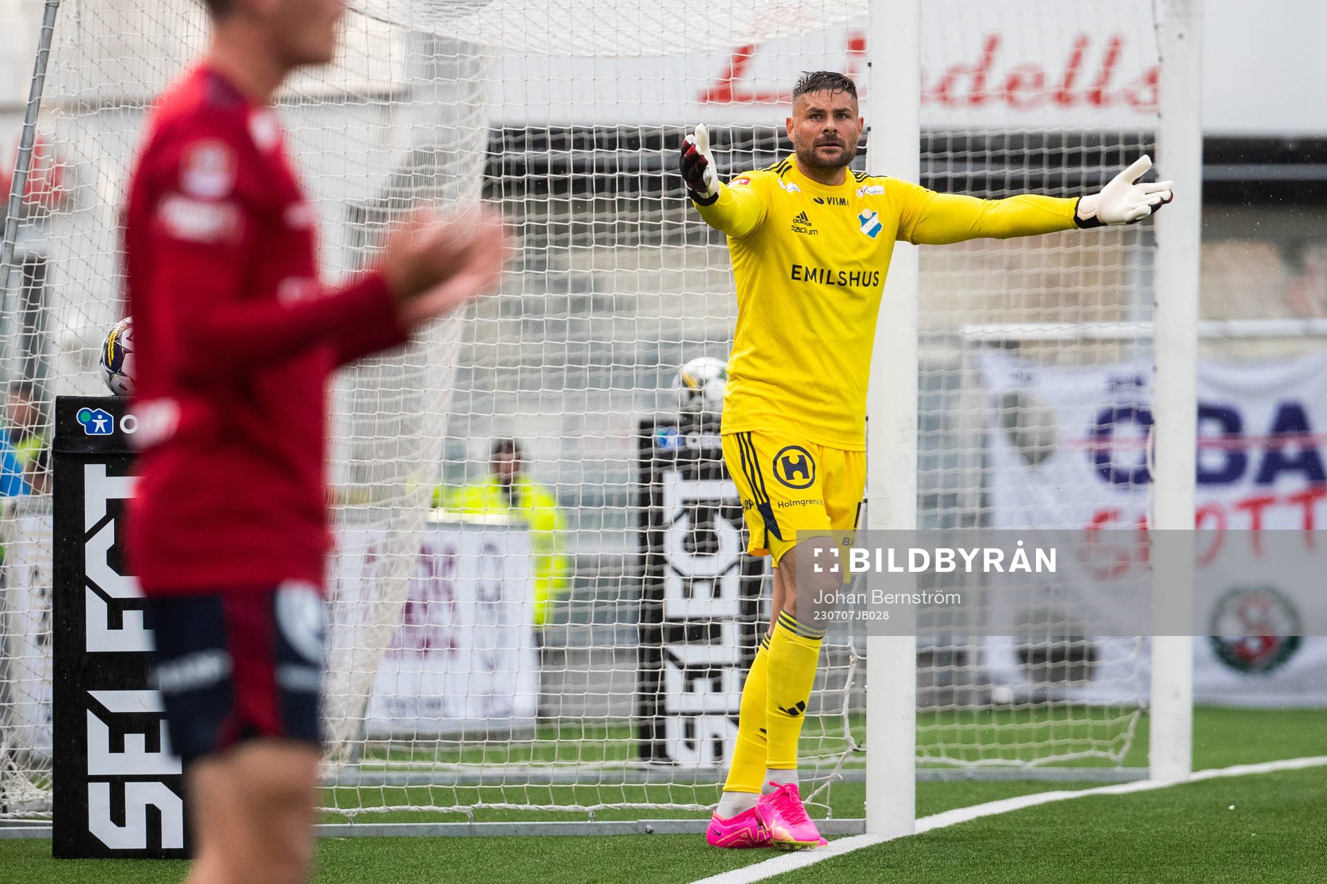 Östers målvakt Miloje Prekovic deppar