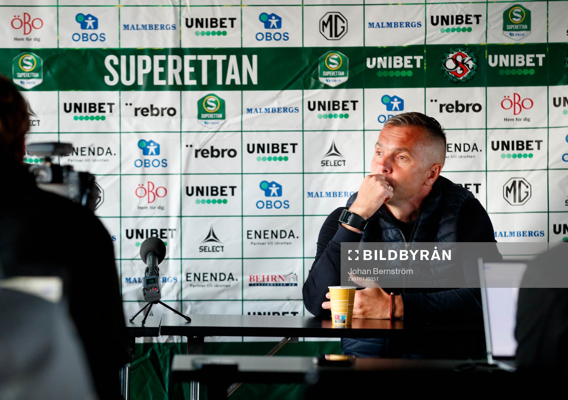 Östers tränare Srdjan Tufegdzic på presskonferensen