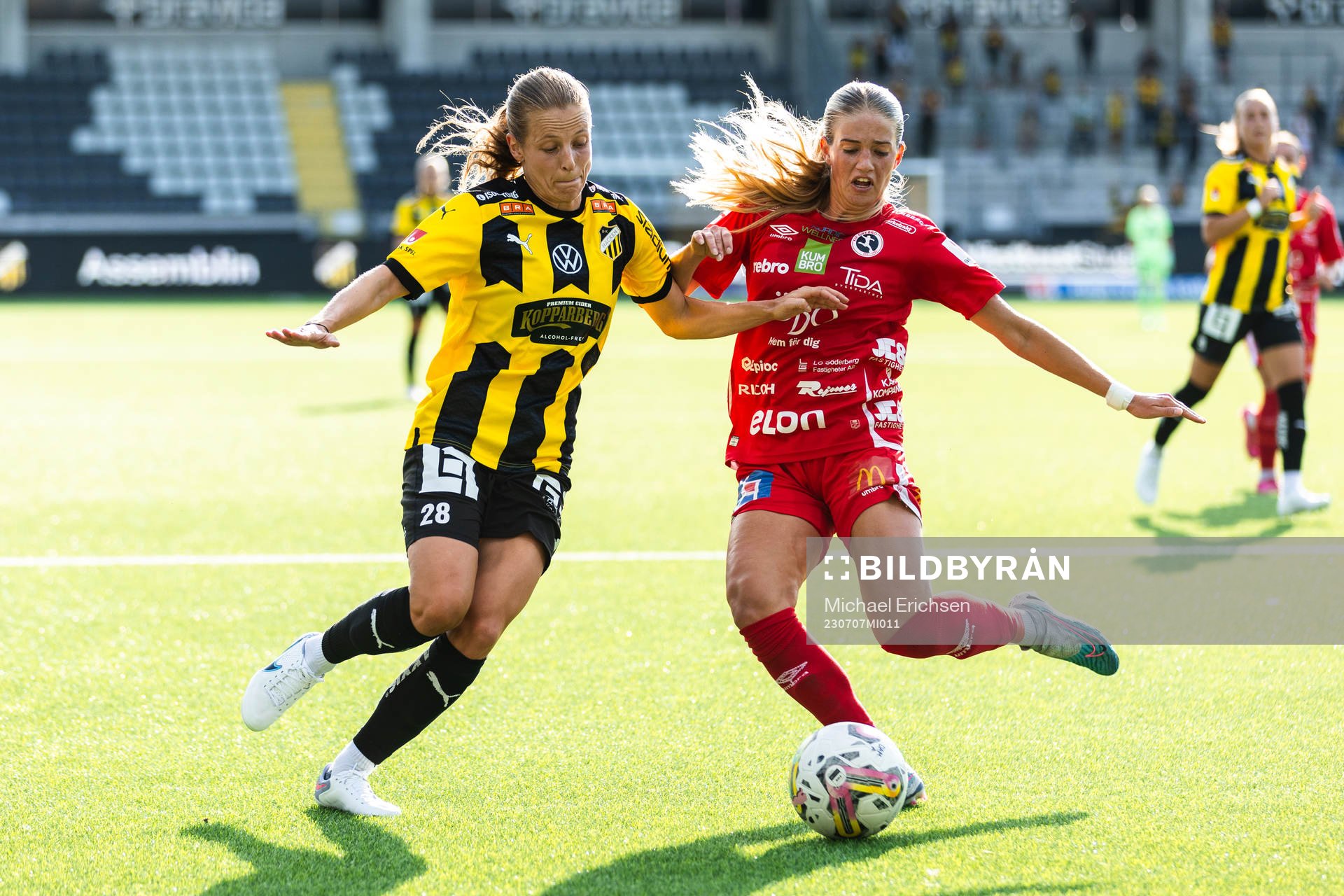 Häckens Anna Anvegård och Örebros Katariina Kosola
