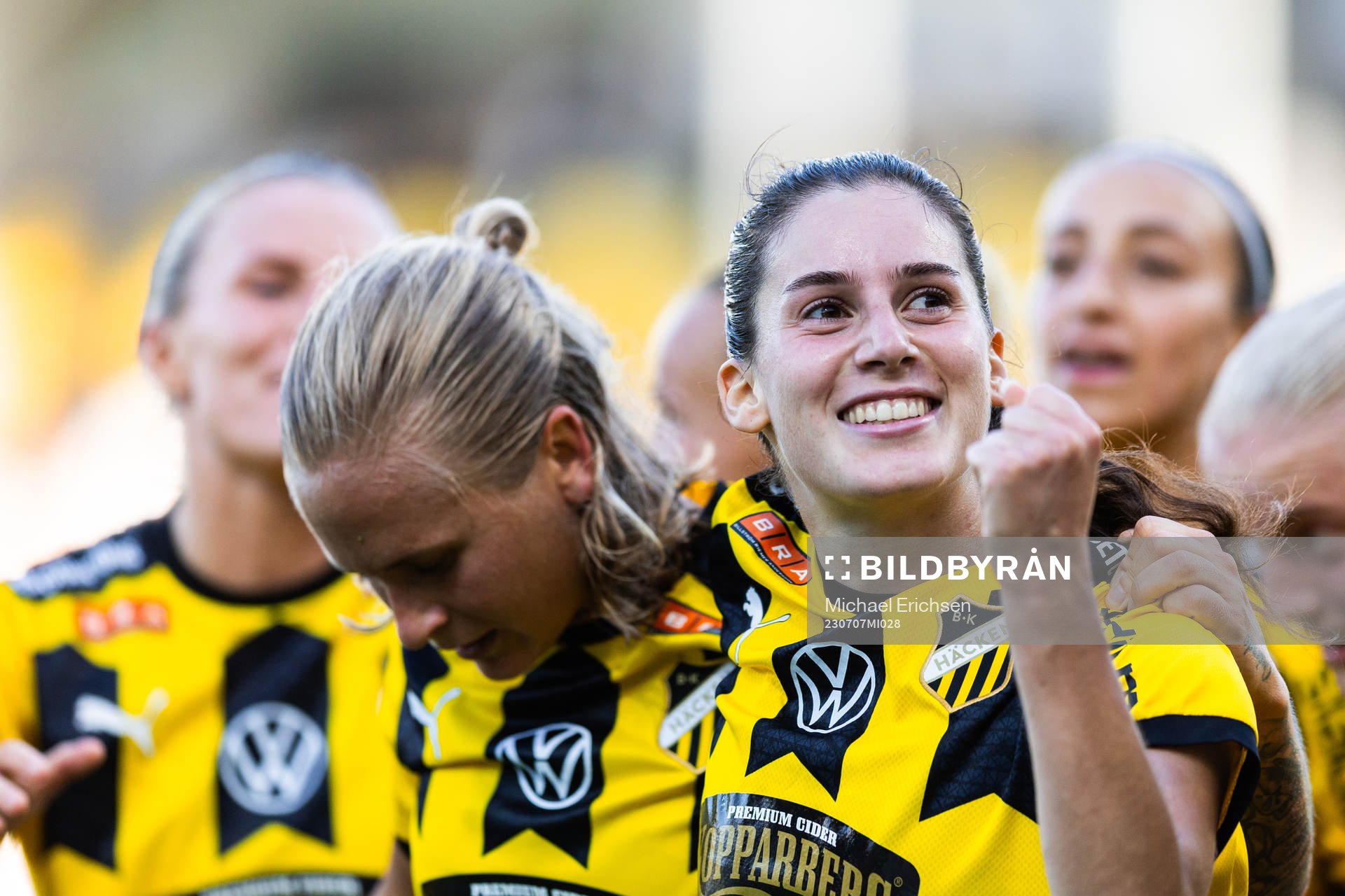 Häckens Clarissa Larisey jublar