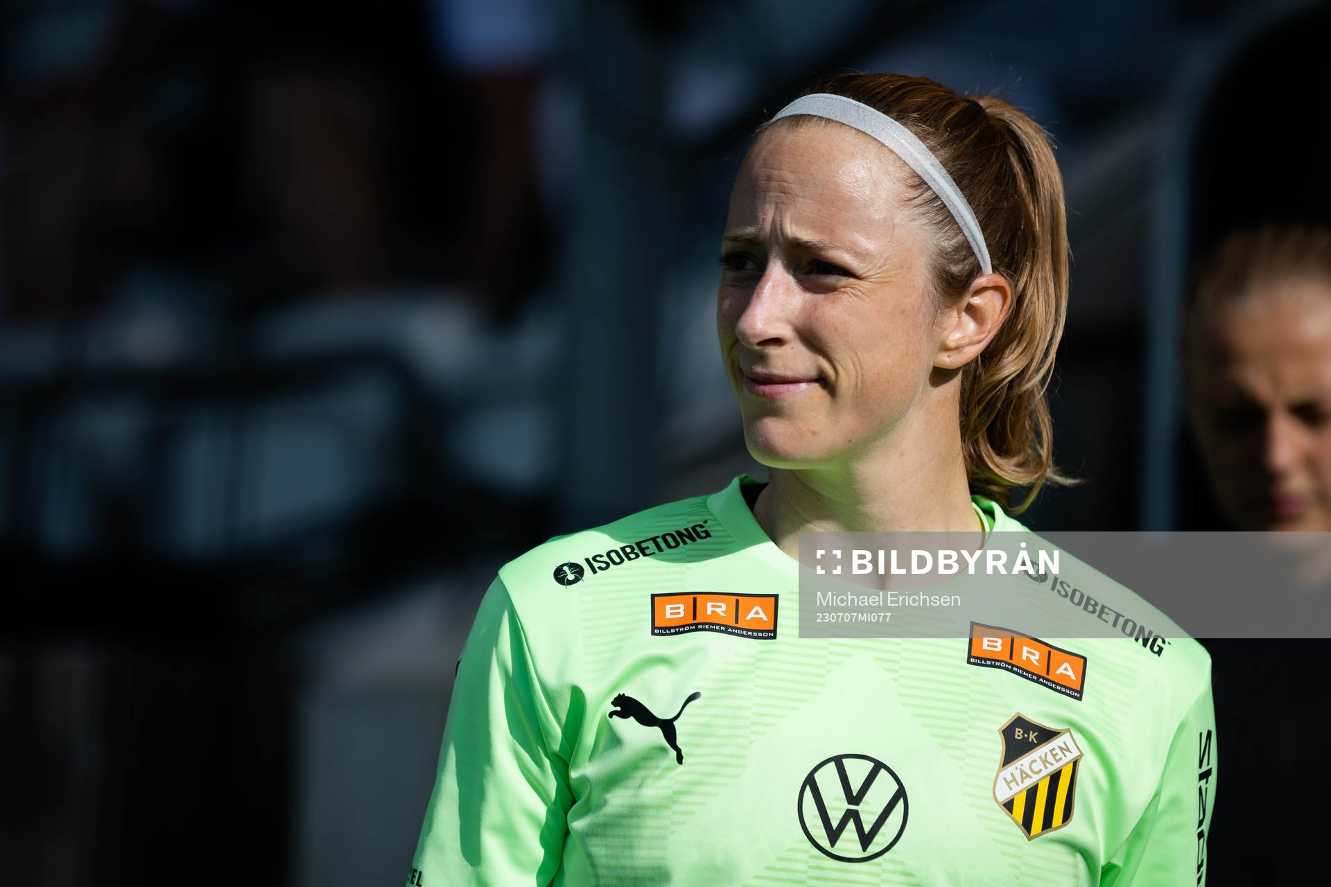 Häckens målvakt Loes Geurts innan fotbollsmatchen i