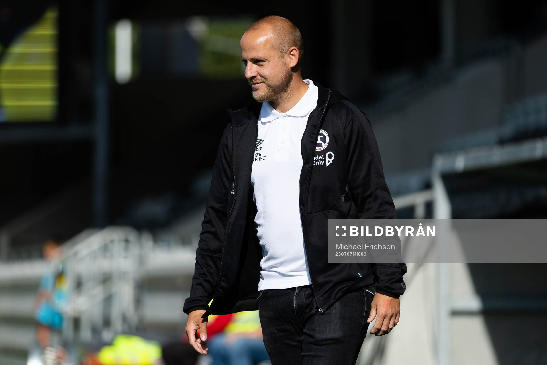 Örebros tränare Rickard Johansson innan fotbollsmatchen i