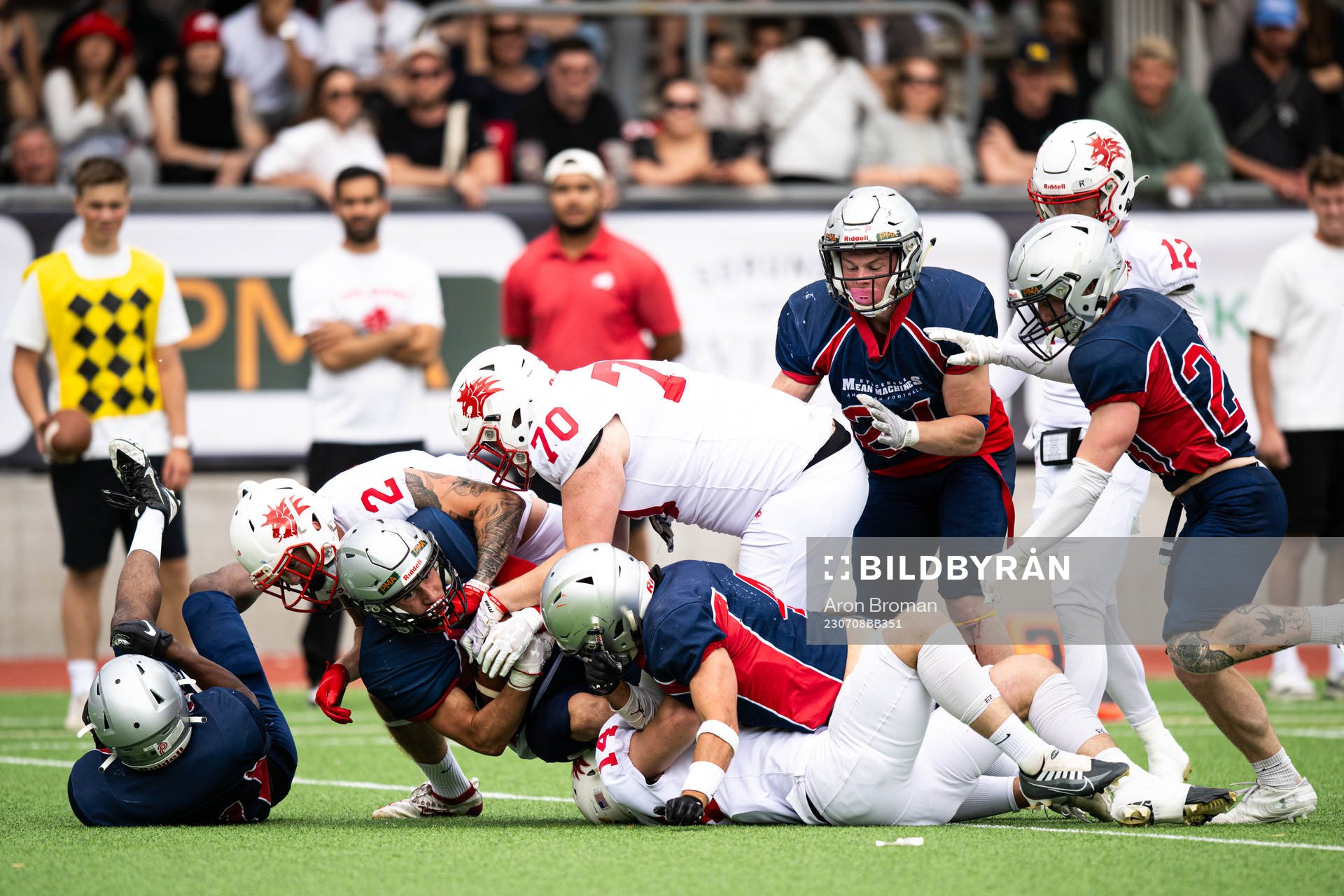 Stockholm Mean Machines Leo Spagnoli tacklas