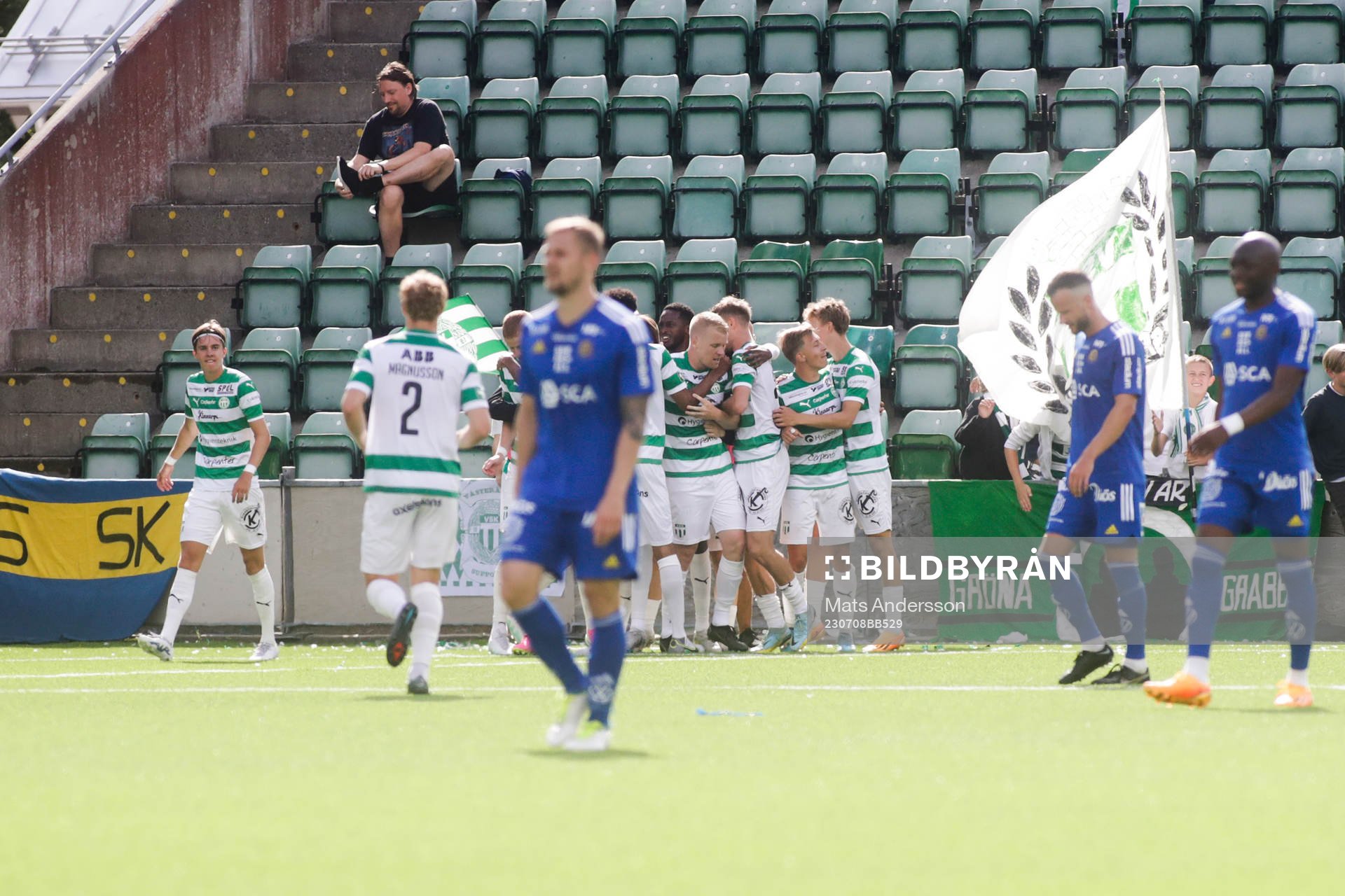 Västerås SKs Simon Johansson jublar