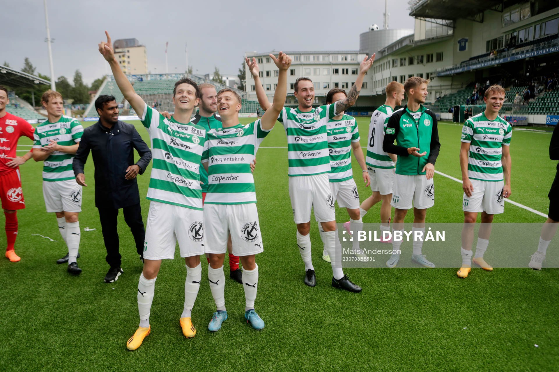 Västerås SKs Olle Edlund och Simon Gefvert jublar