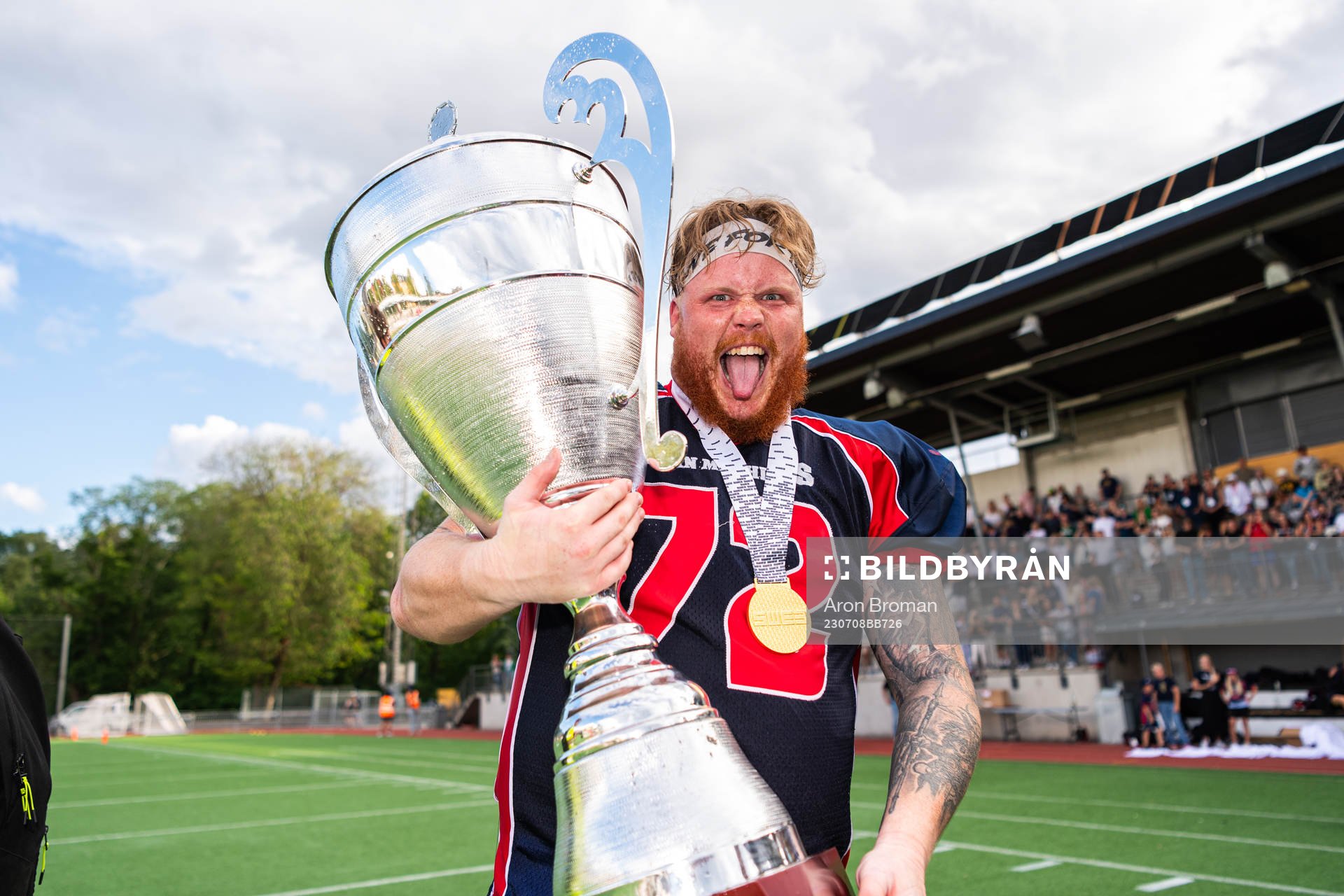 Stockholm Mean Machines Oskar Lindberg jublar