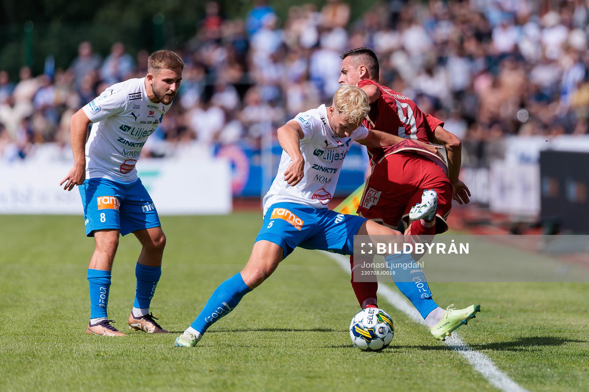 Värnamos Victor Larsson och Djurgårdens Haris Radetinac