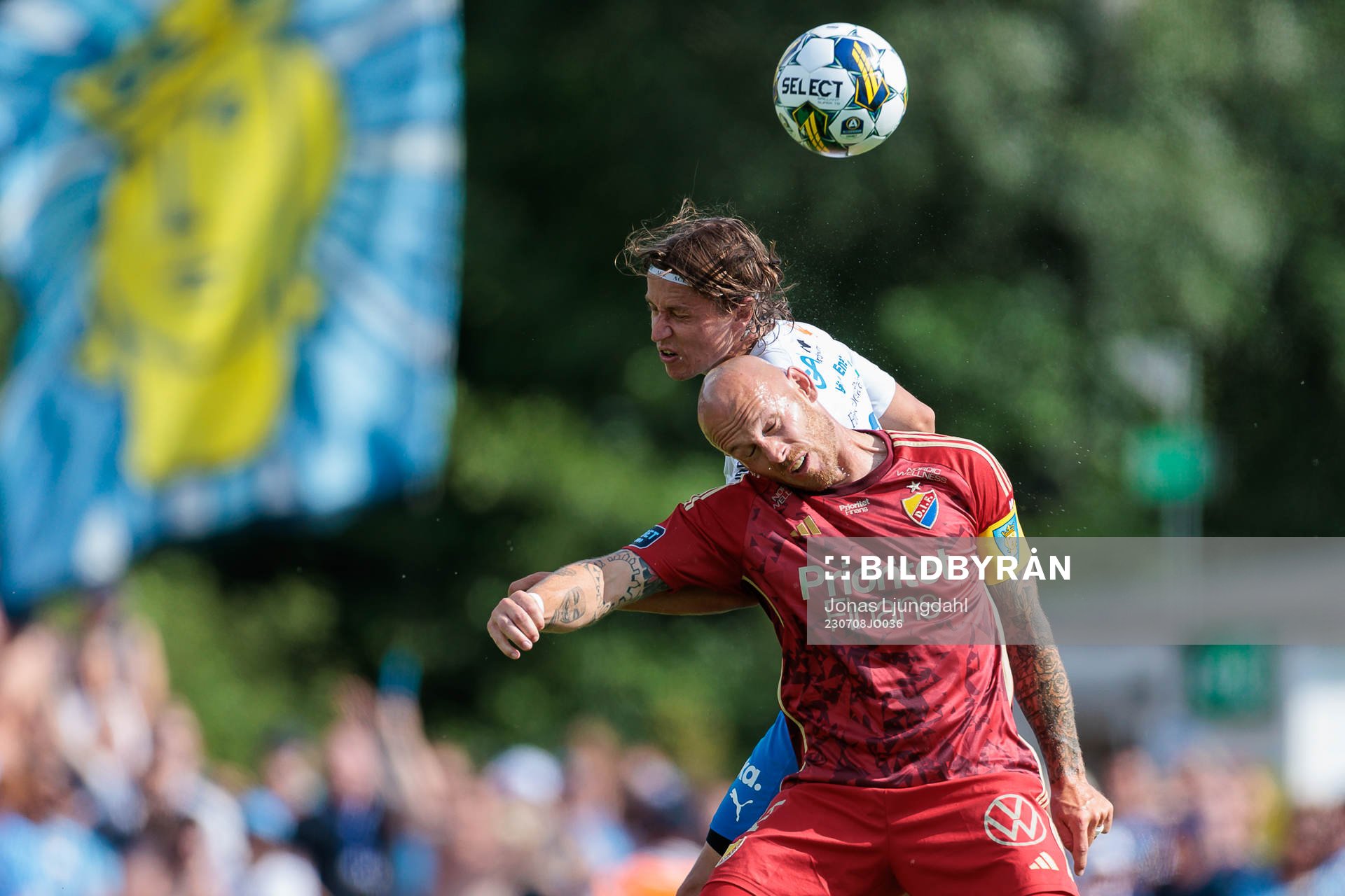 Värnamos Simon Thern och Djurgårdens Magnus Eriksson