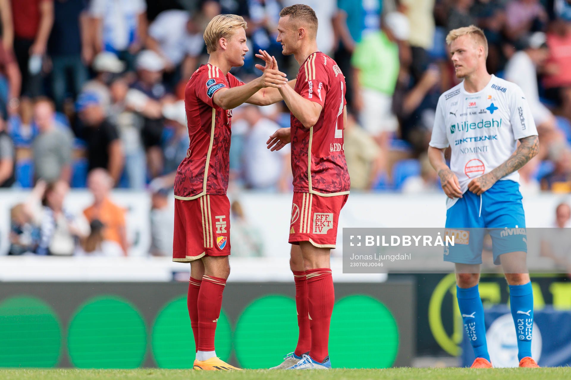 Djurgårdens Oskar Fallenius och Piotr Johansson jublar