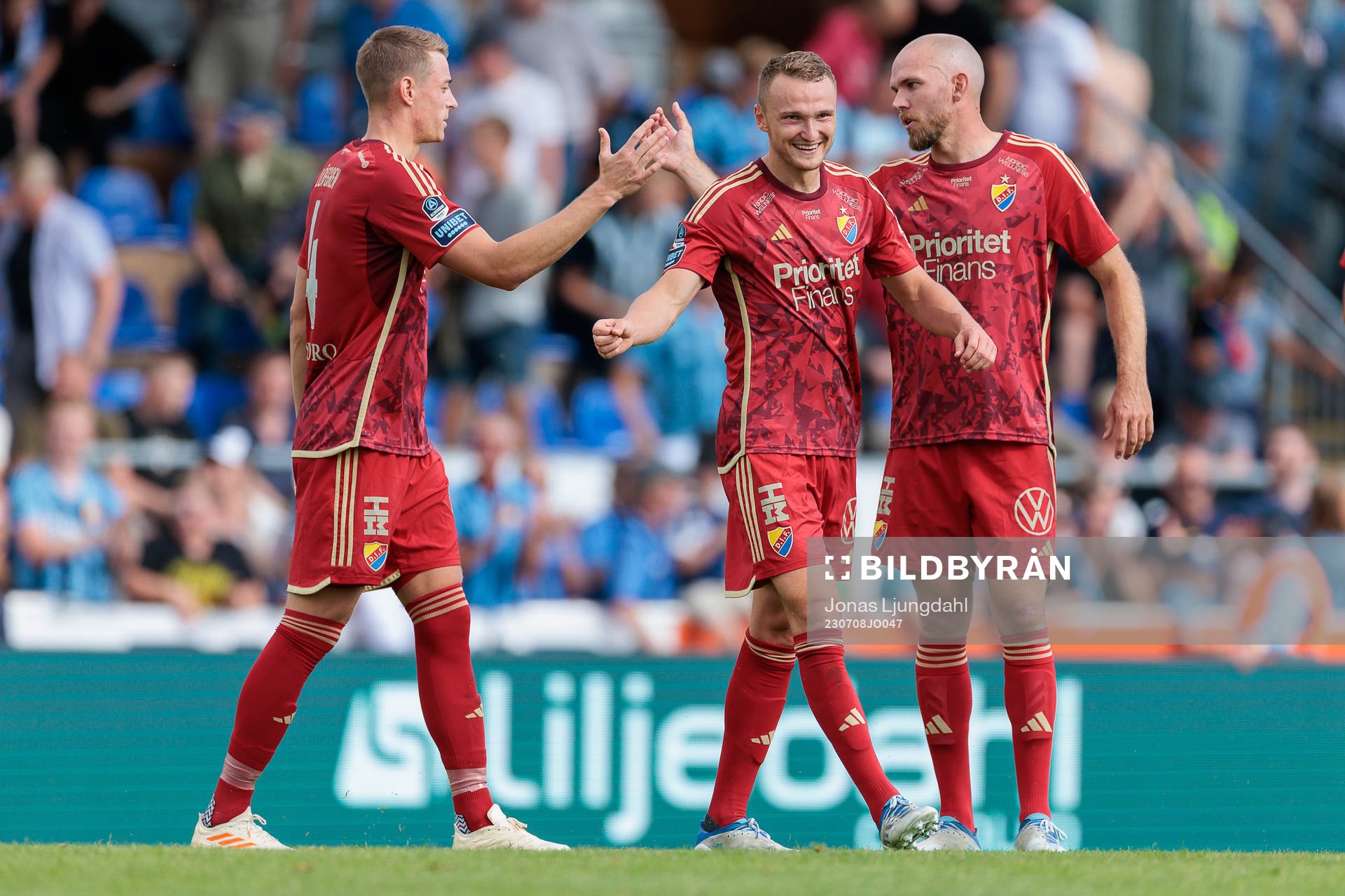 Djurgårdens Jesper Löfgren, Piotr Johansson och Marcus Danielson jublar efter fotbollsmatchen i Allsvenskan mellan Värnamo och Djurgården den 8 juli 2023 i Värnamo.