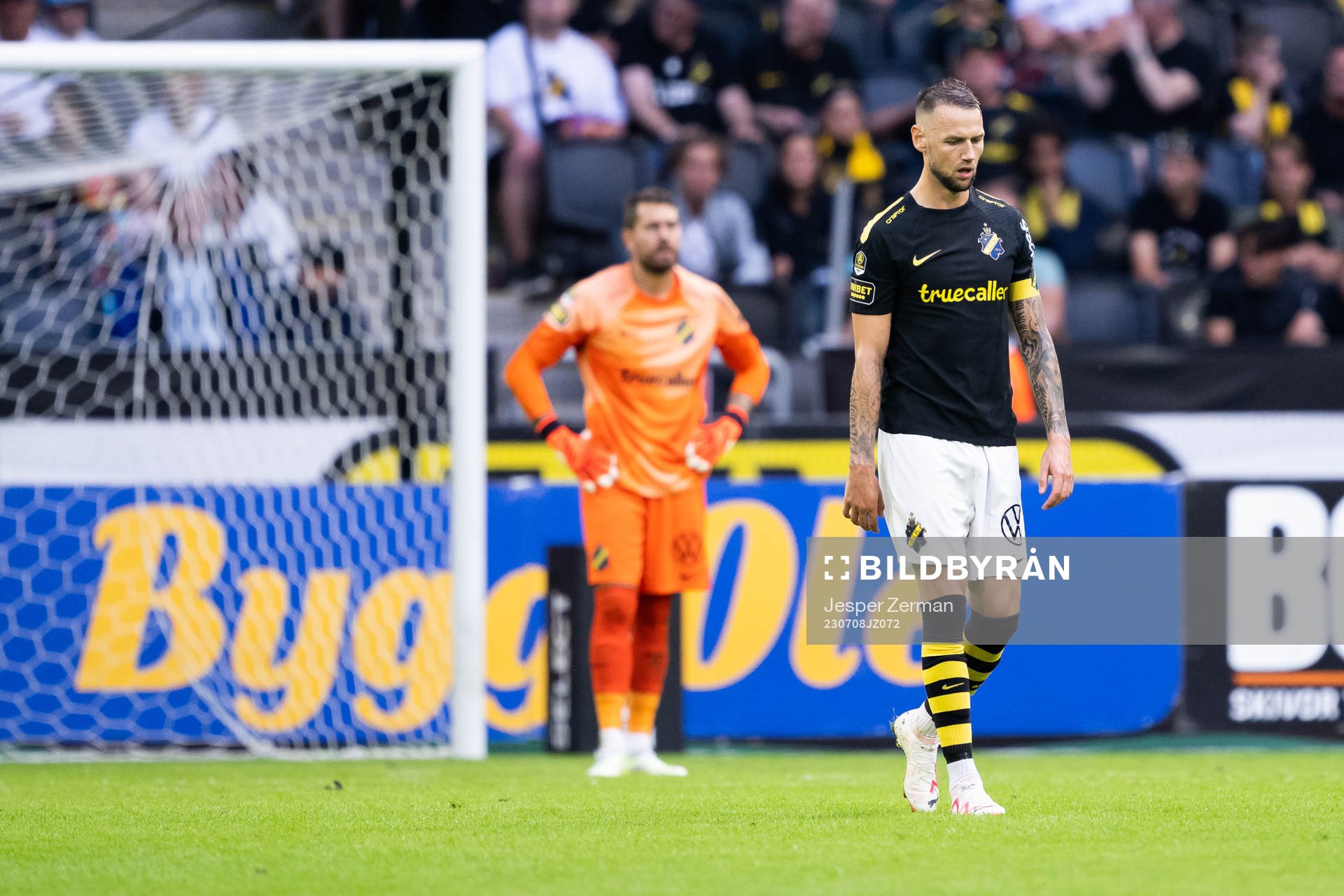 AIKs målvakt Kristoffer Nordfeldt och Alexander Milosevic