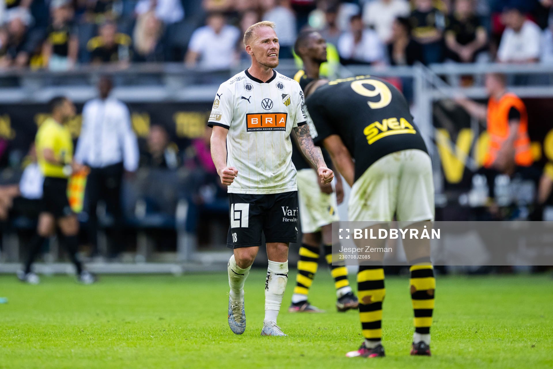 Häckens Mikkel Rygaard Jensen jublar