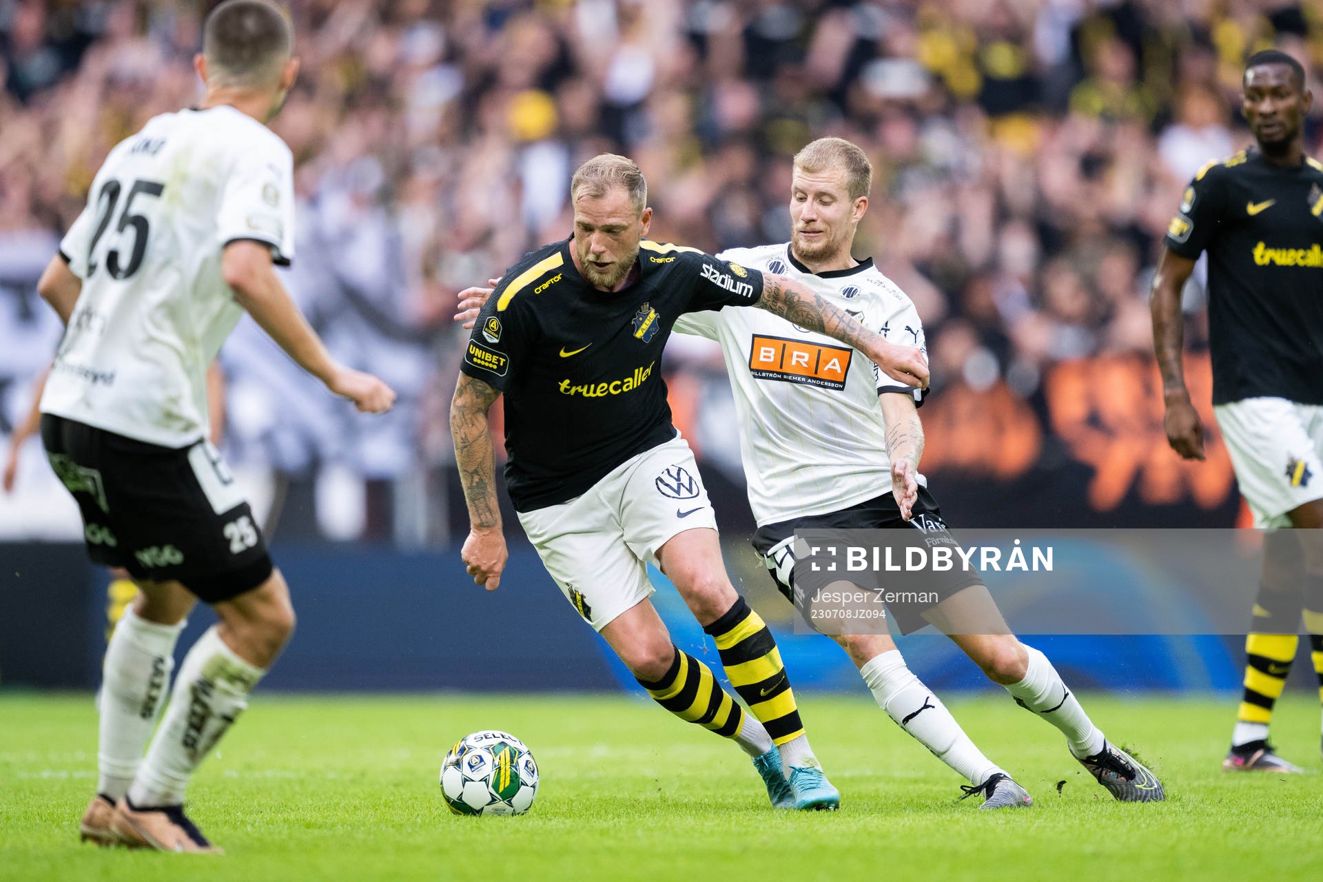 AIKs John Guidetti och Häckens Simon Gustafson