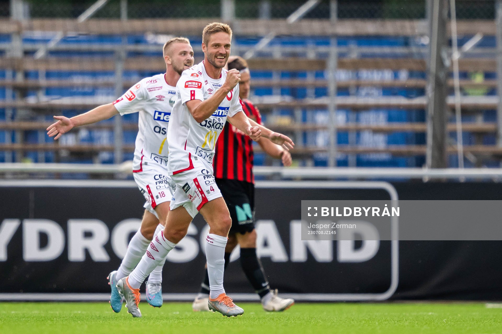 Degerfors Johan Mårtensson jublar