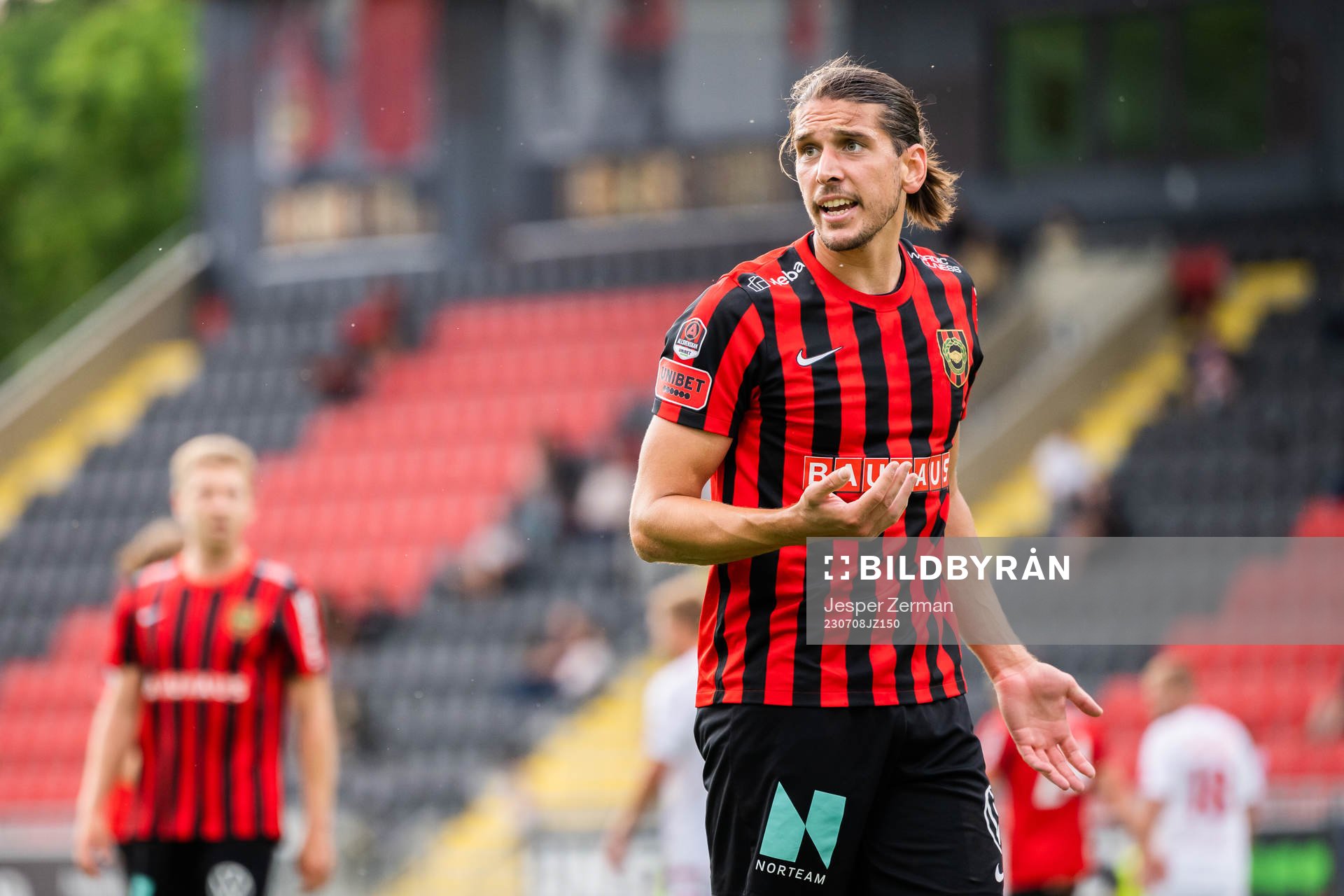 Brommapojkarnas Nikola Vasic reagerar