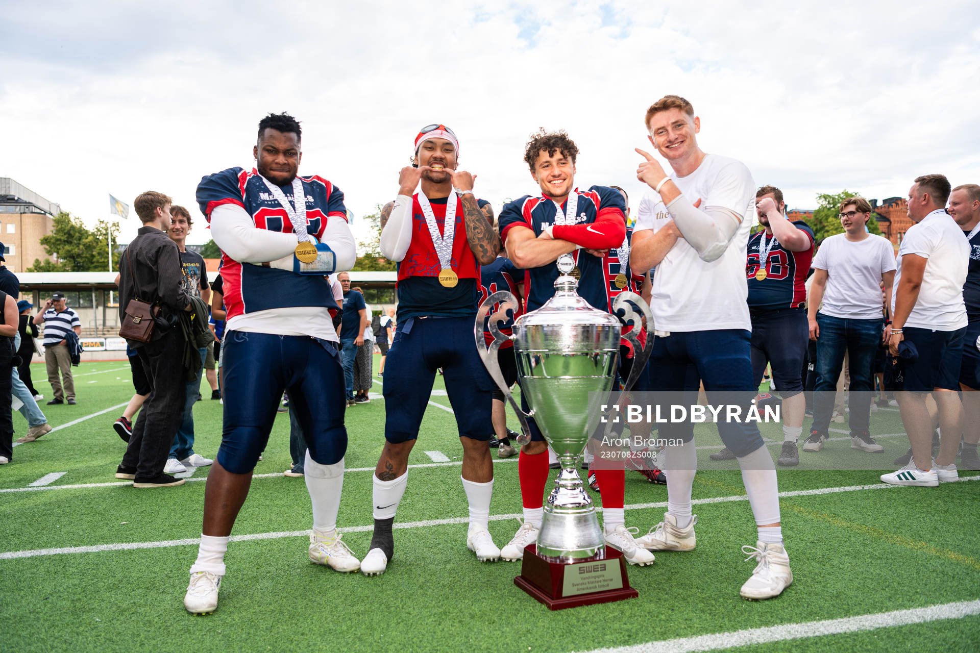 Stockholm Mean Machines spelare jublar
