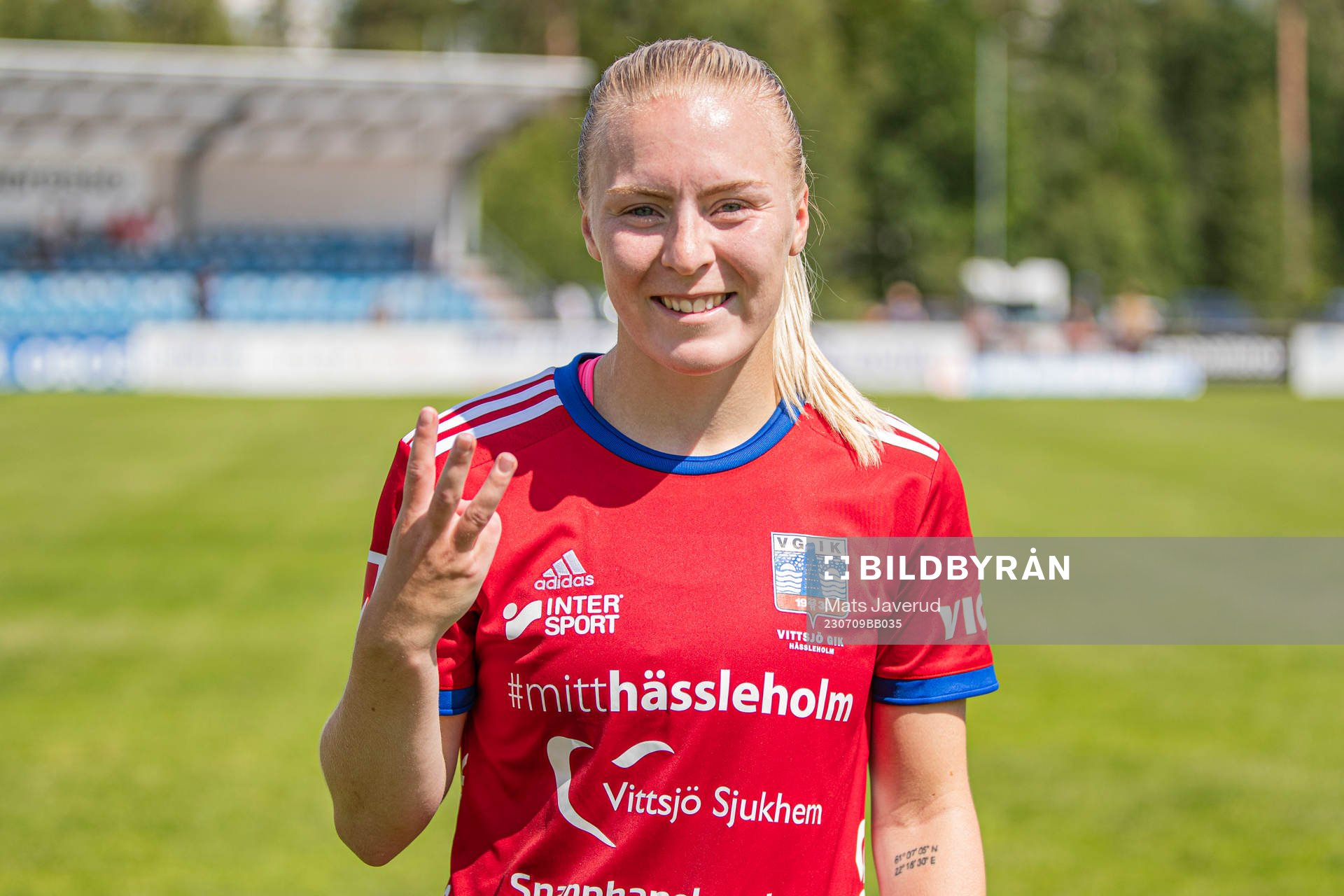 Tremålsskytten Vittsjös Jutta Rantala jublar