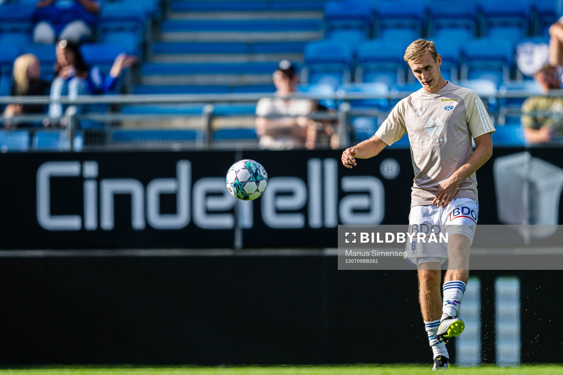 Sivert Mannsverk of Molde warms up