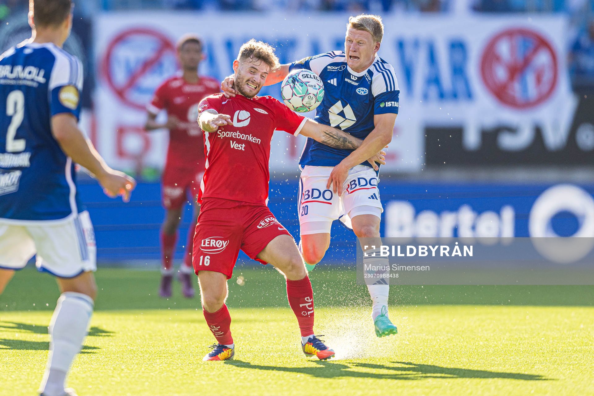 Ole Didrik Blomberg of Brann and Kristian Eriksen of Molde