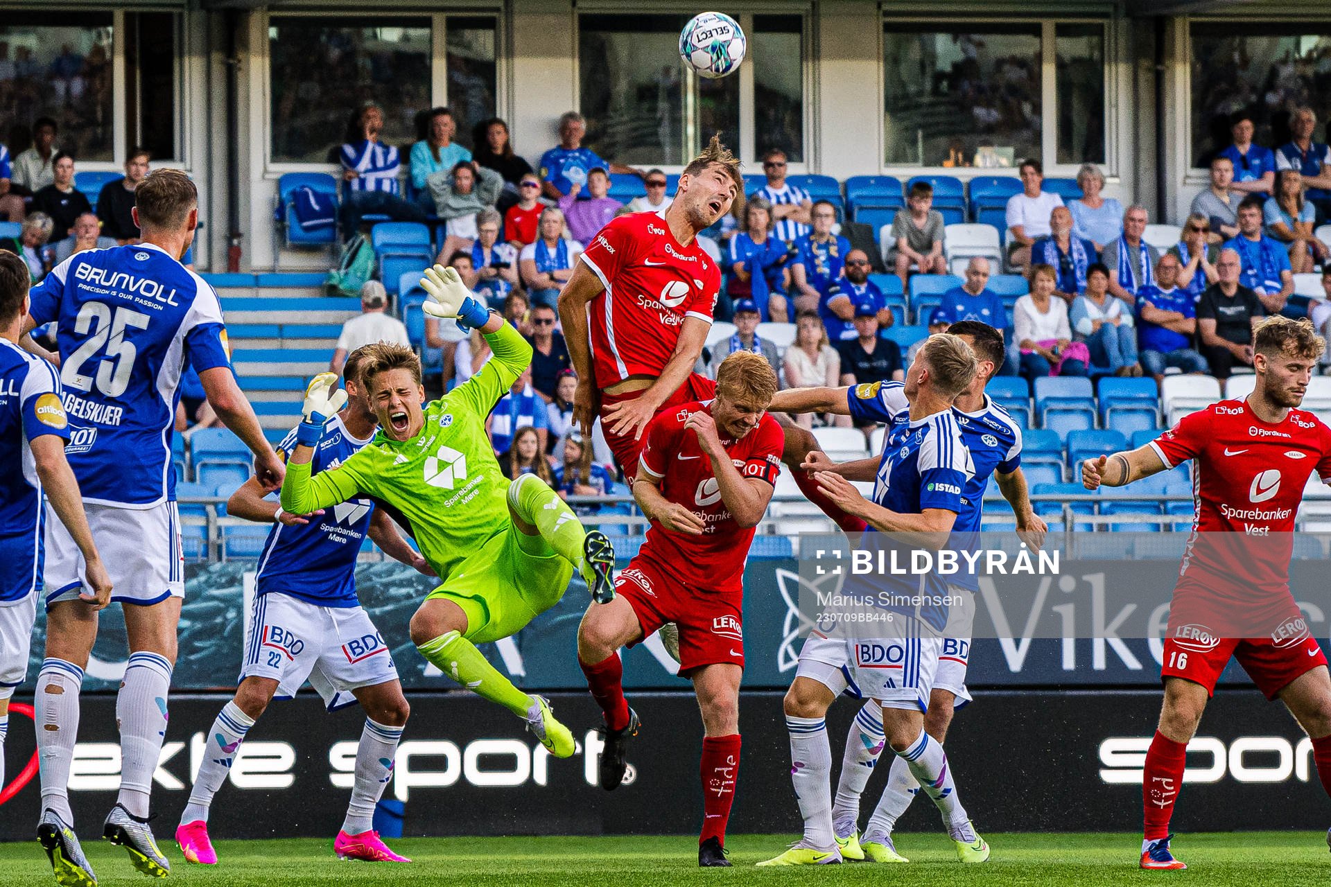 Oliver Petersen of Molde, Fredrik Pallesen Knudsen and