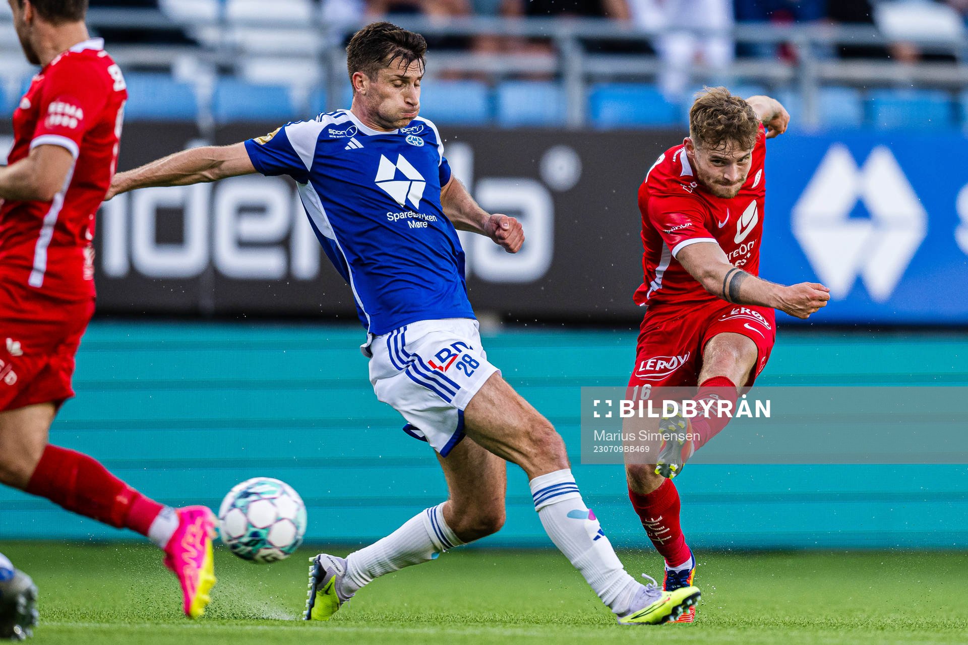 Kristoffer Haugen of Molde and Ole Didrik Blomberg of Brann