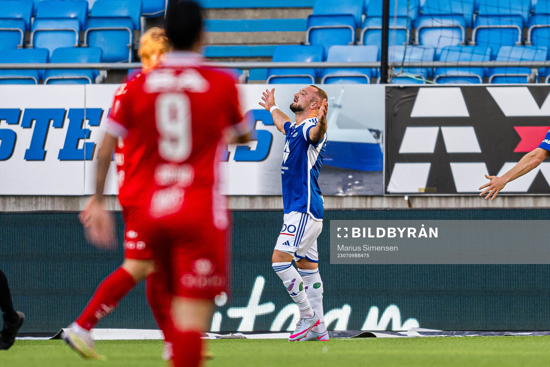 Veton Berisha of Molde celebrates