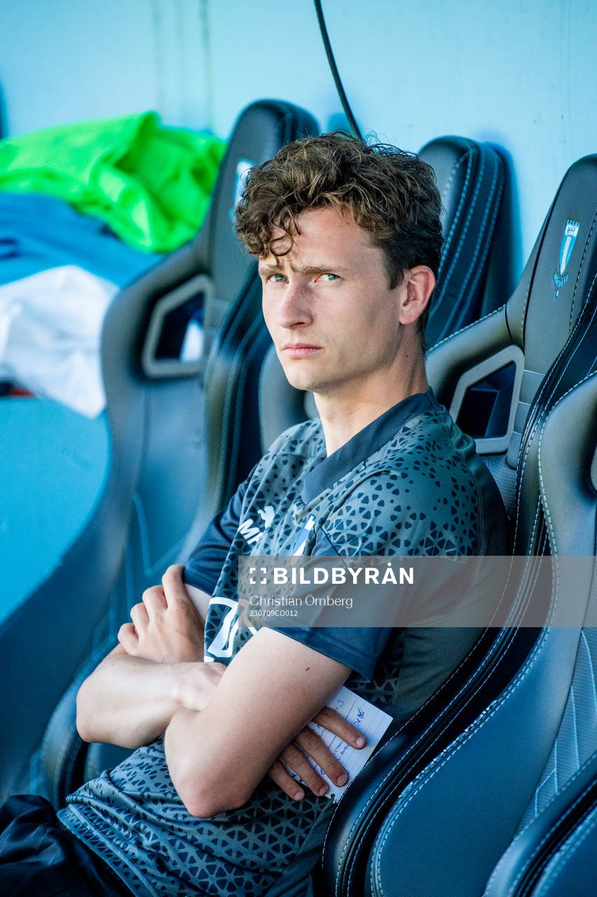 Malmö FFs assisterande tränare Martin Falk innan