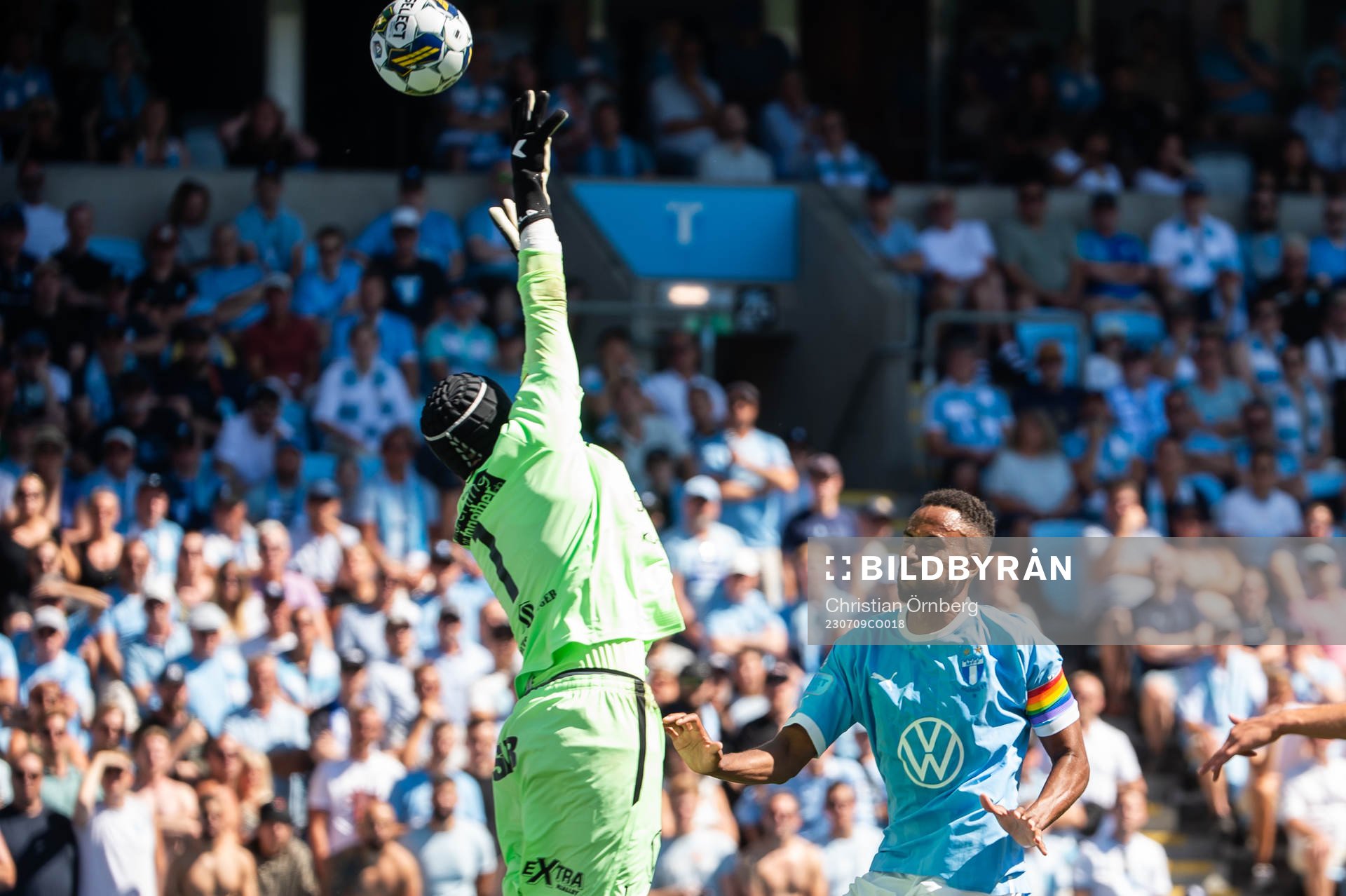 Mjällbys målvakt Noel Törnqvist och Malmö FFs Isaac
