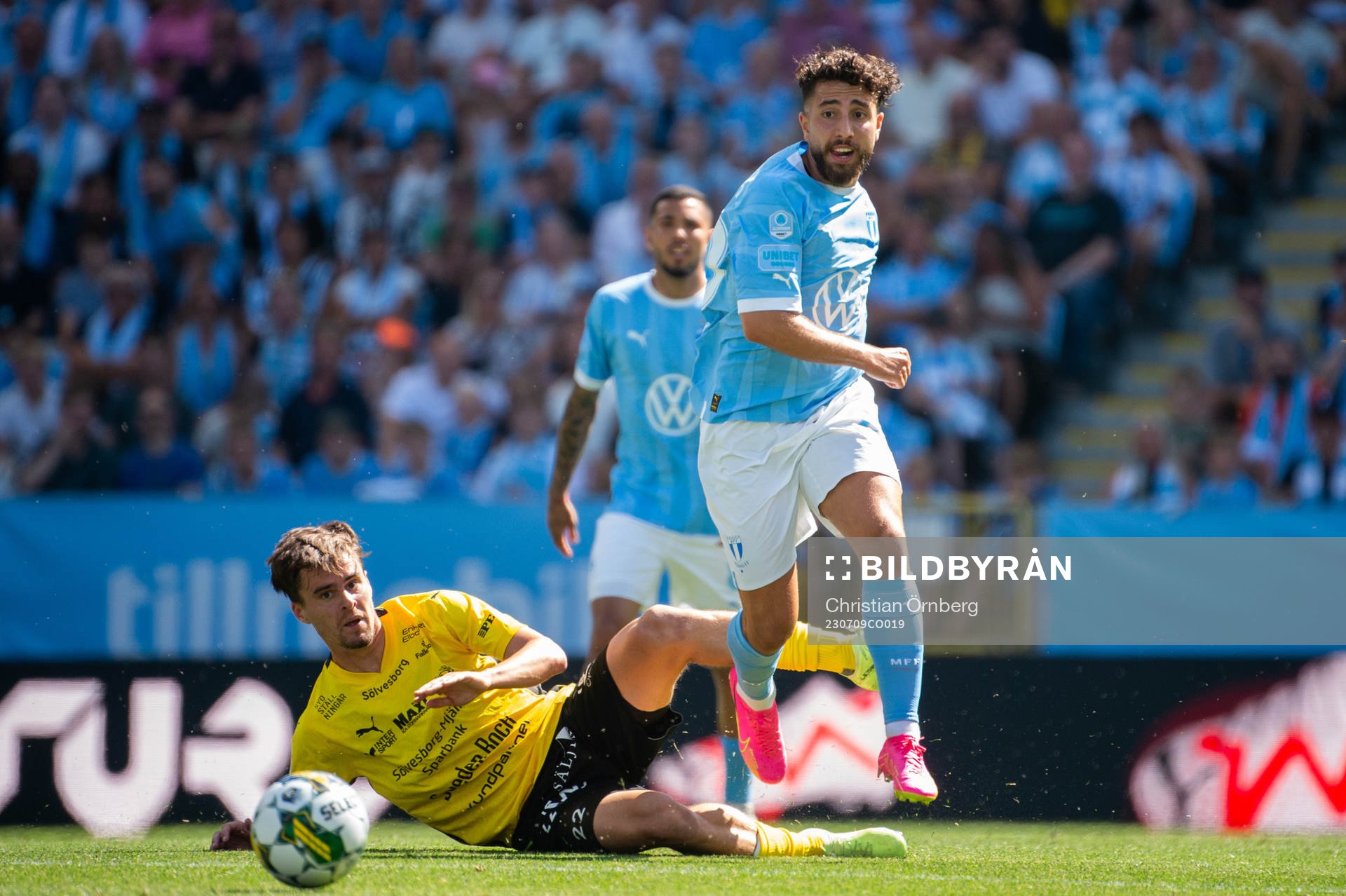 Mjällbys Jesper Gustavsson och Malmö FFs Moustafa Zeidan