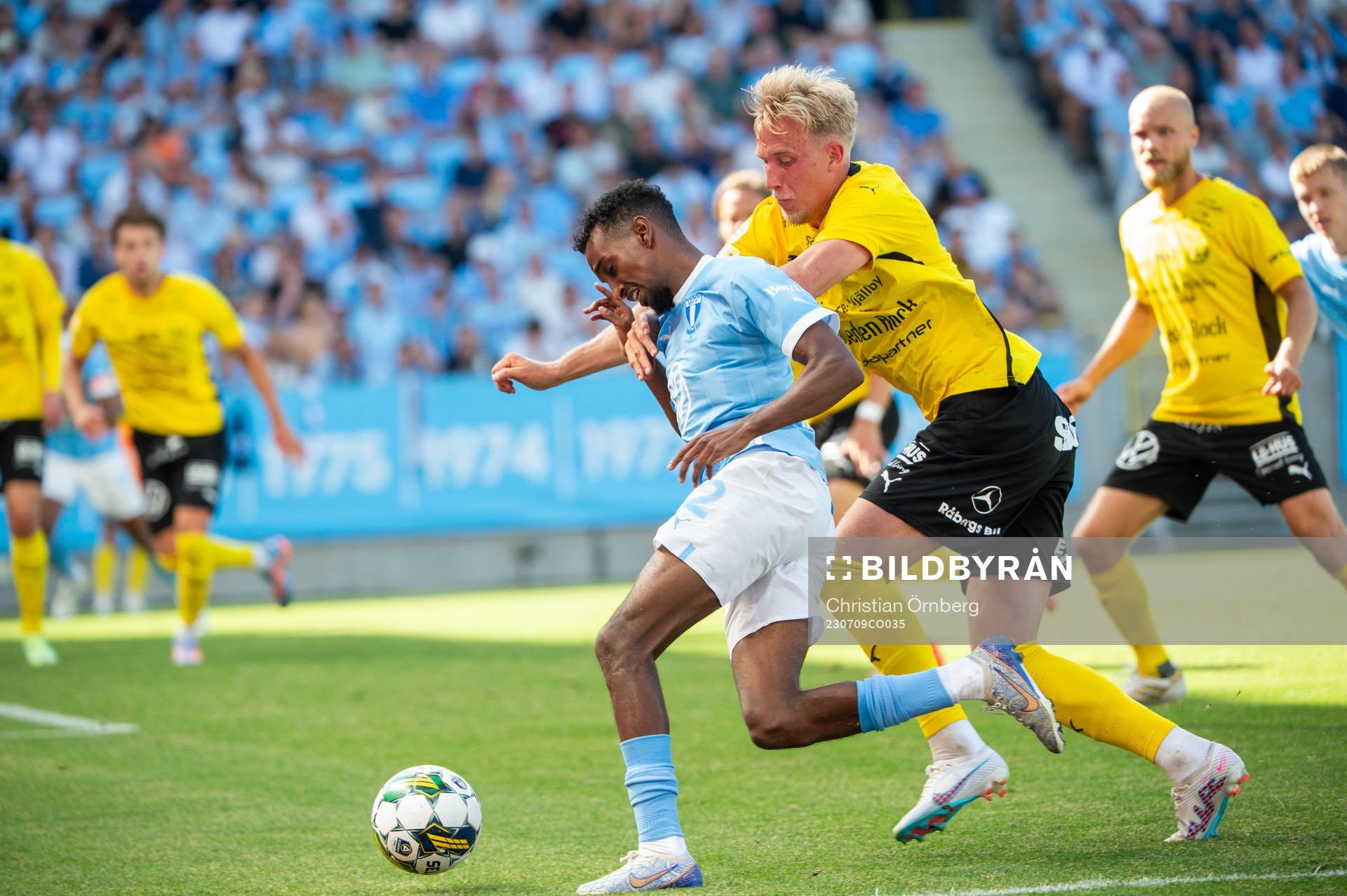 Malmö FFs Taha Ali och Mjällbys Herman Johansson