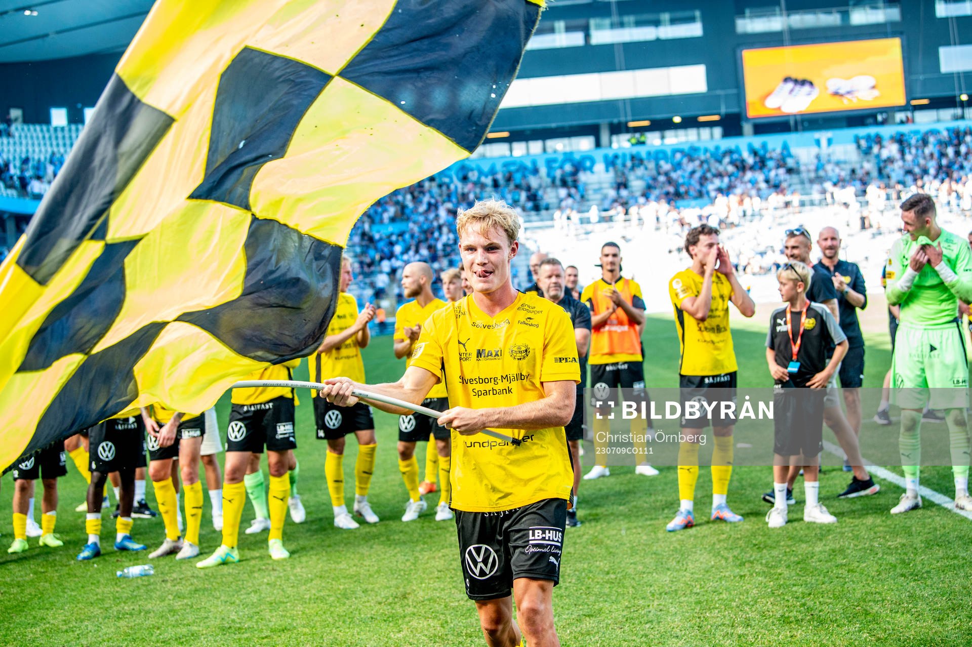 Mjällbys Max Fenger jublar