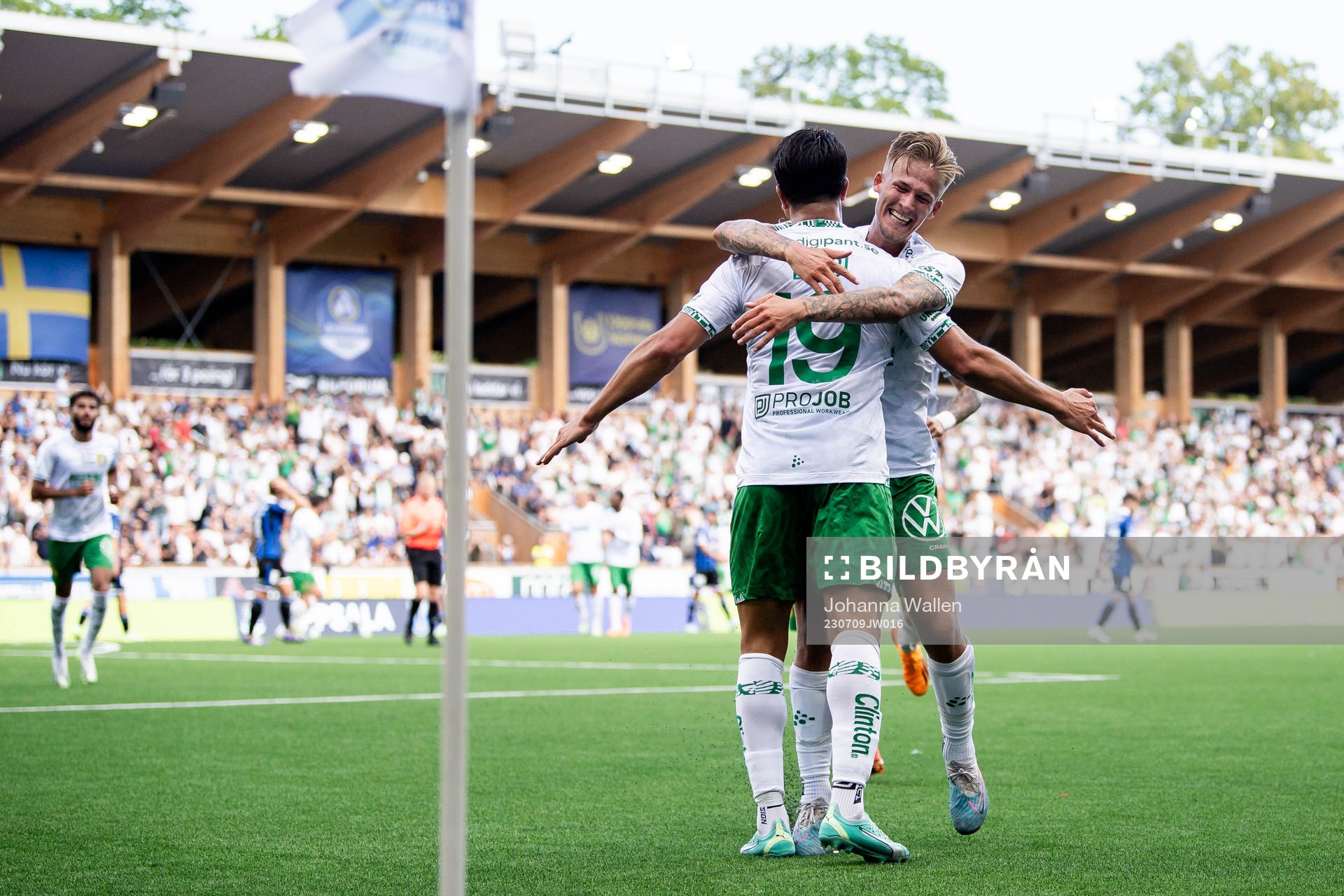 Hammarbys Jusef Erabi och Fredrik Hammar jublar