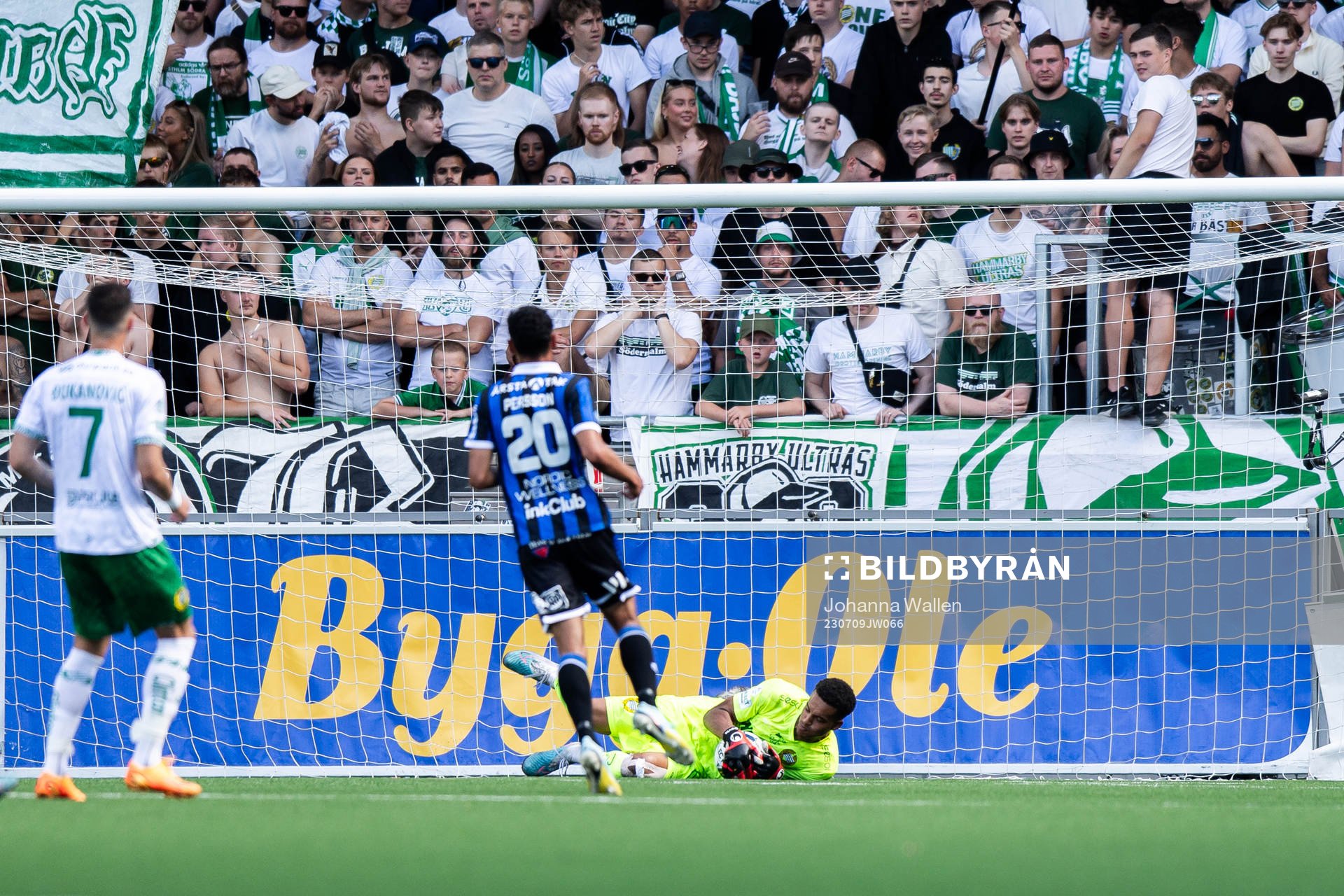 Hammarbys målvakt Oliver Dovin