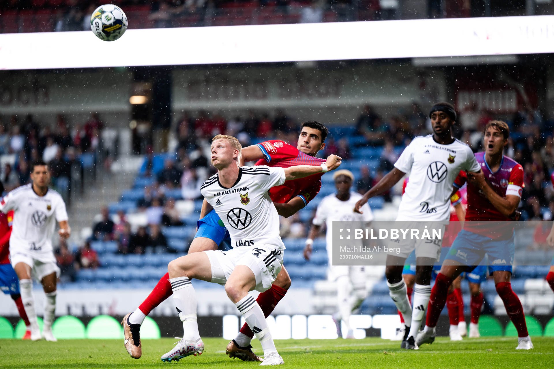 Östersunds Malcolm Stolt och Helsingborgs Amar Muhsin
