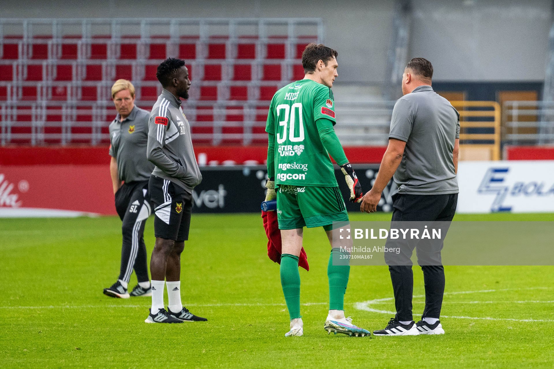 Östersunds målvakt Andrew Robert Mills och tränare