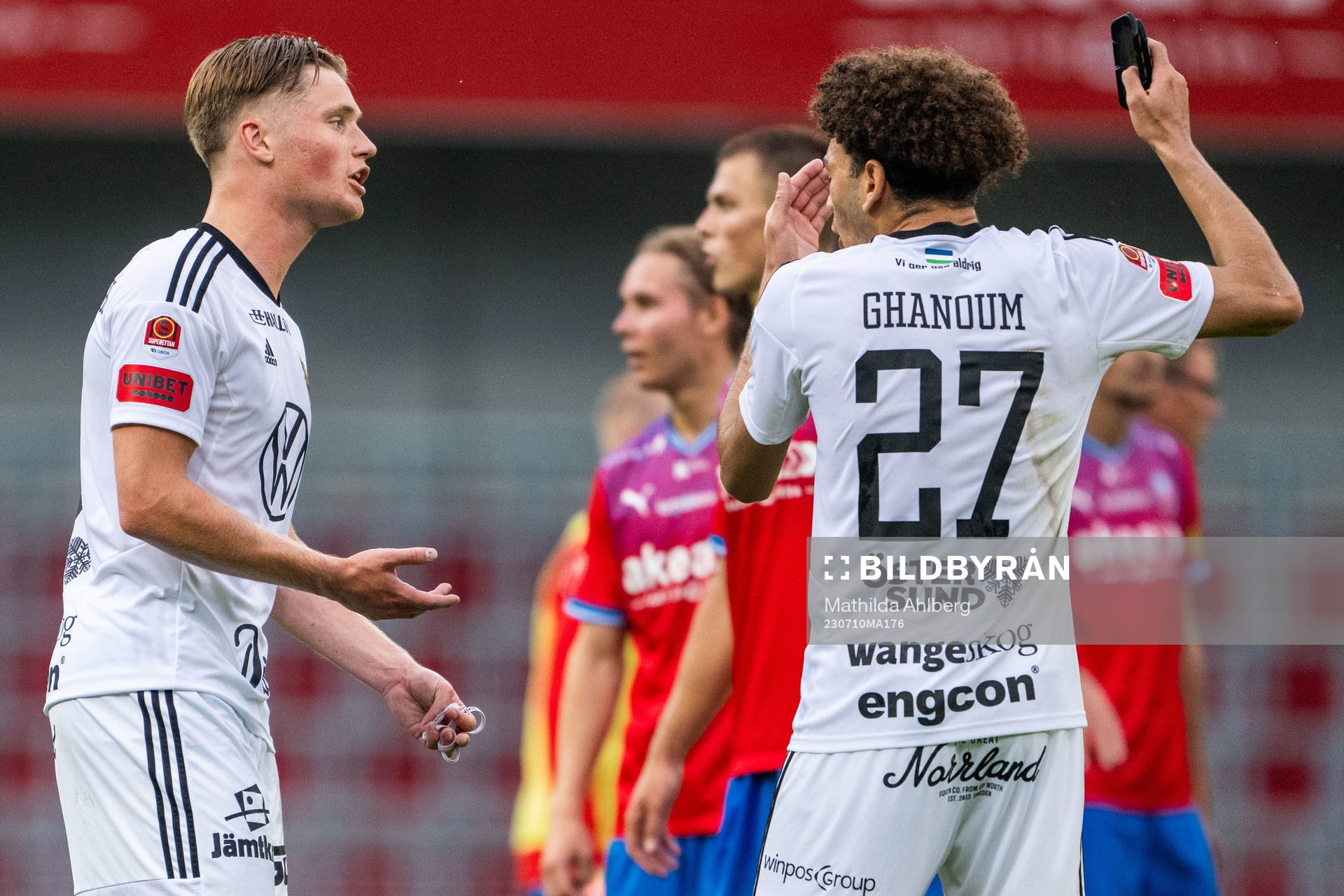 Östersunds Sebastian Karlsson Grach och Ziad Ghanoum