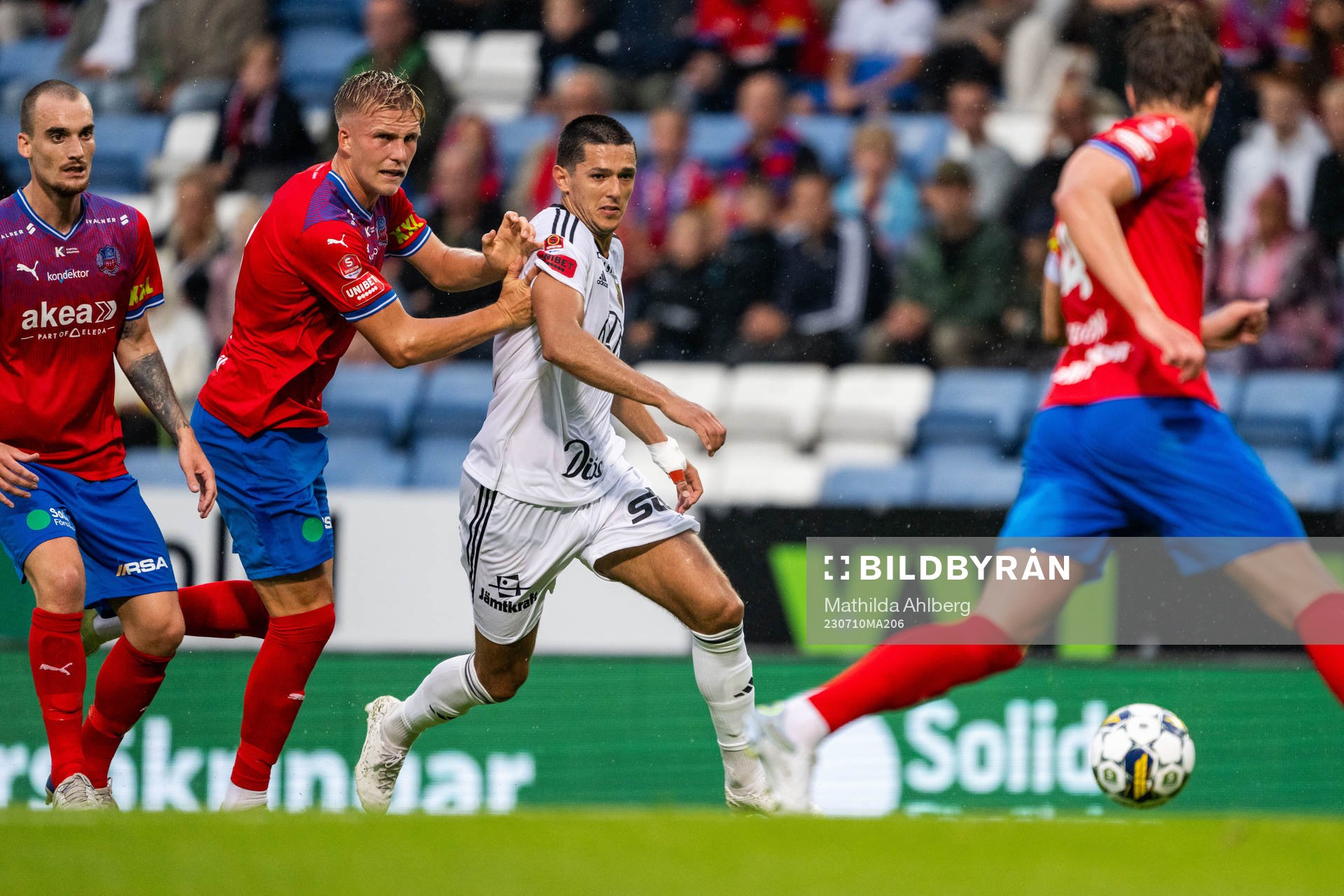 Helsingborgs Casper Widell och Östersunds Sadmir Zekovic