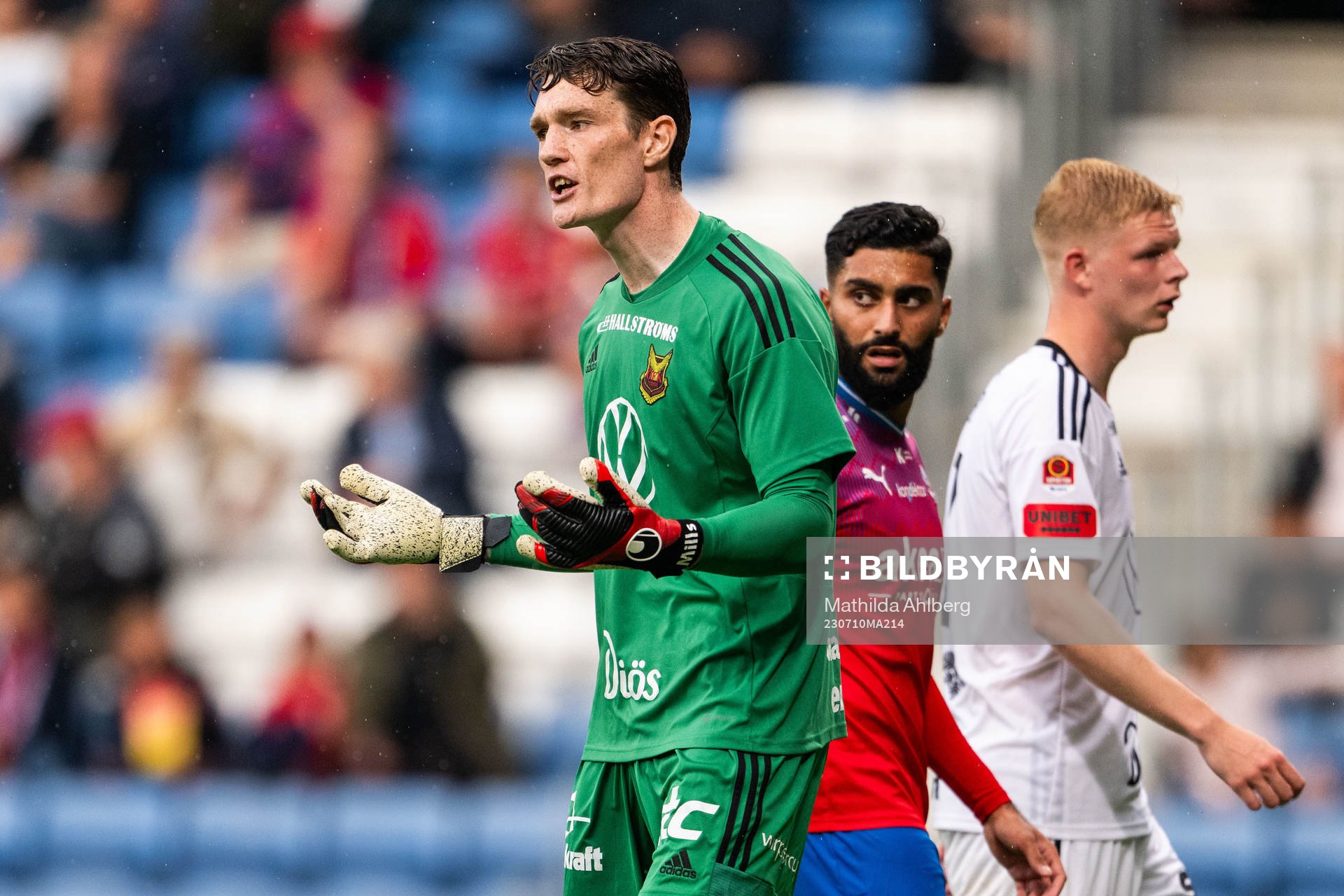 Östersunds målvakt Andrew Robert Mills deppar