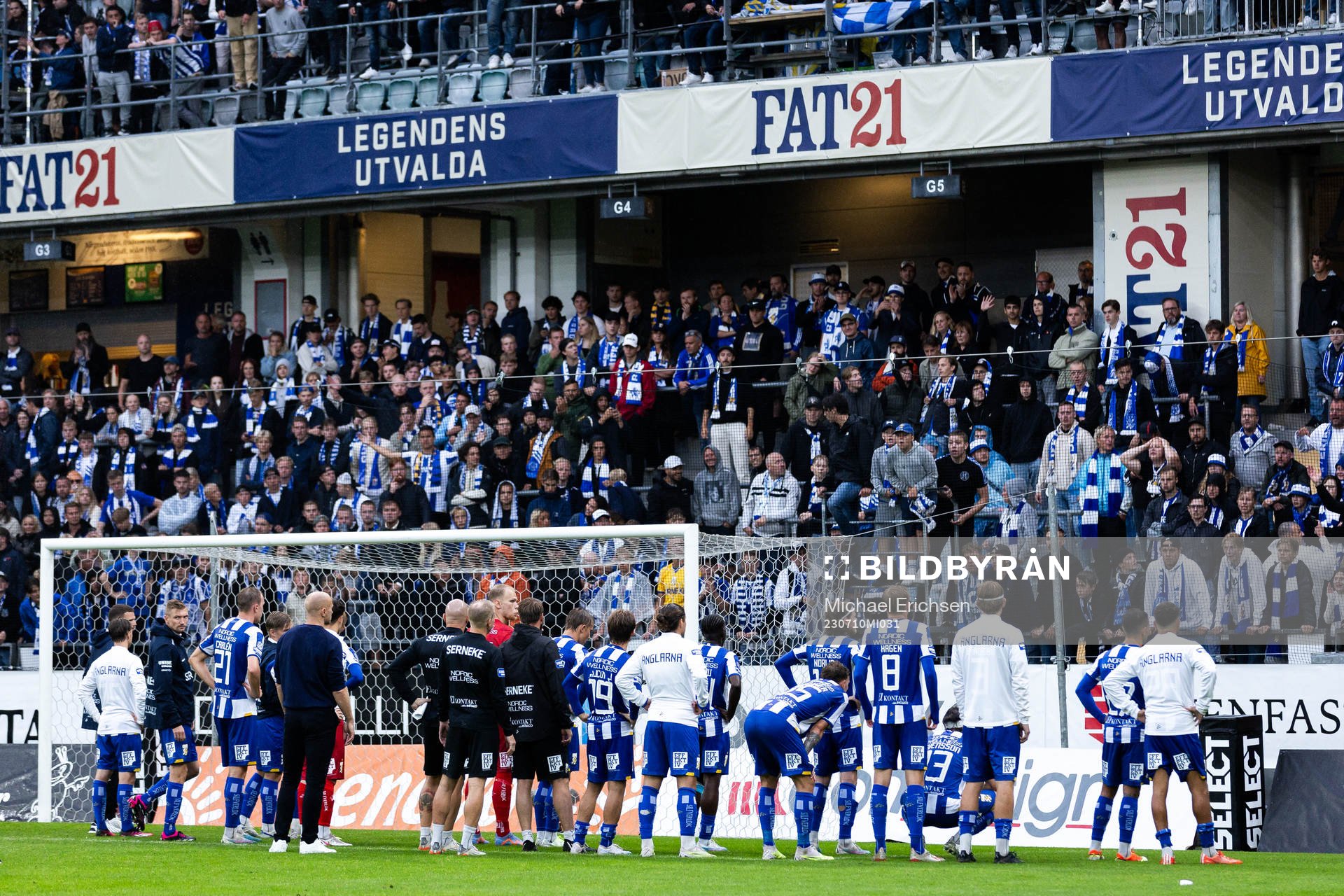 IFK Göteborgs spelare tackar publiken