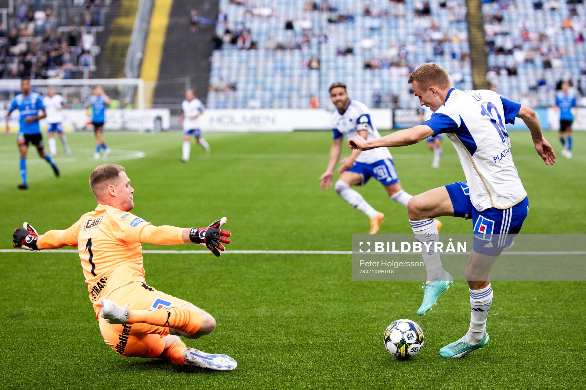 Halmstads målvakt Malkolm Nilsson Säfqvist och IFK