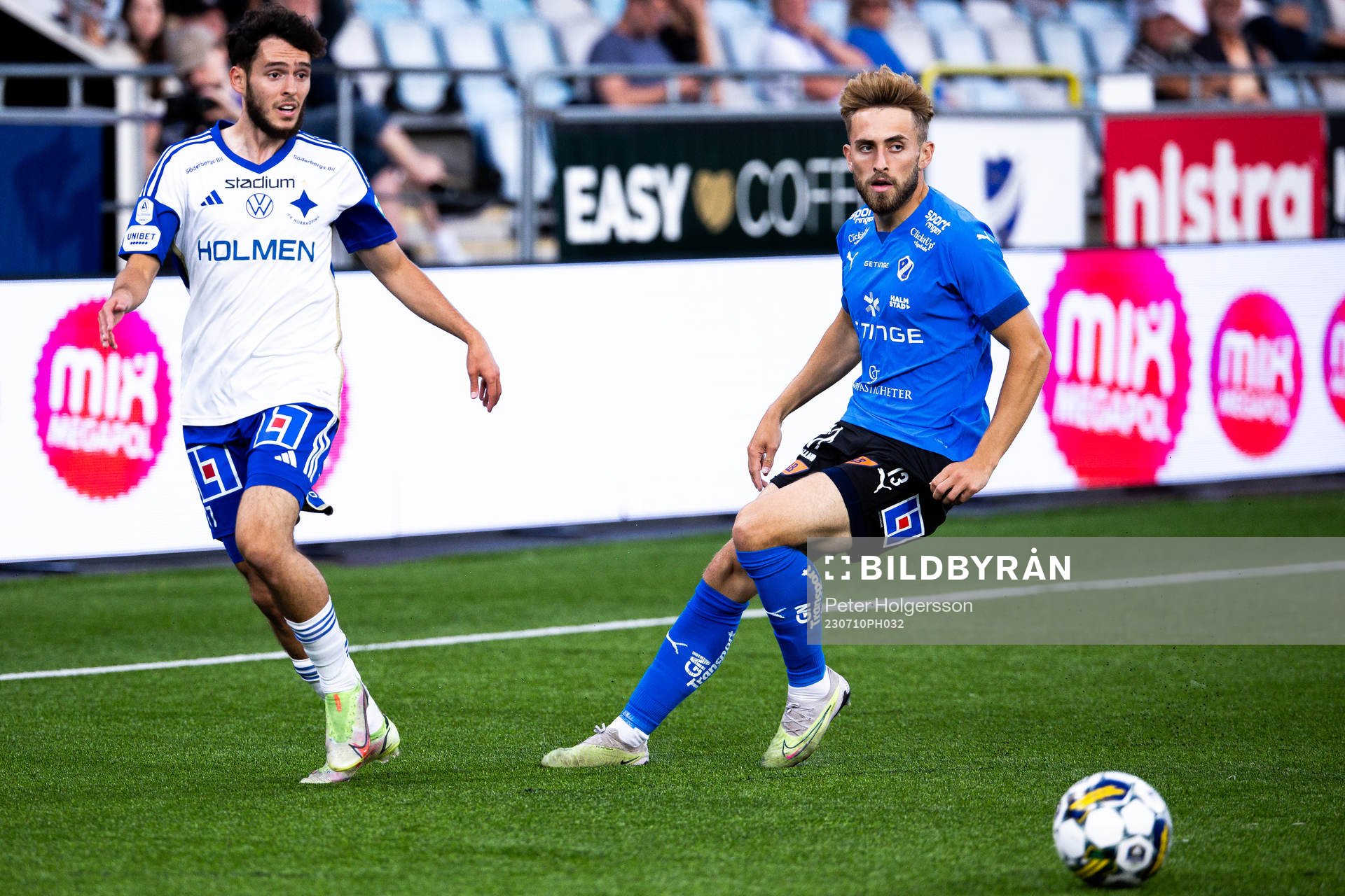 IFK Norrköpings Laorent Shabani och Halmstads Jack
