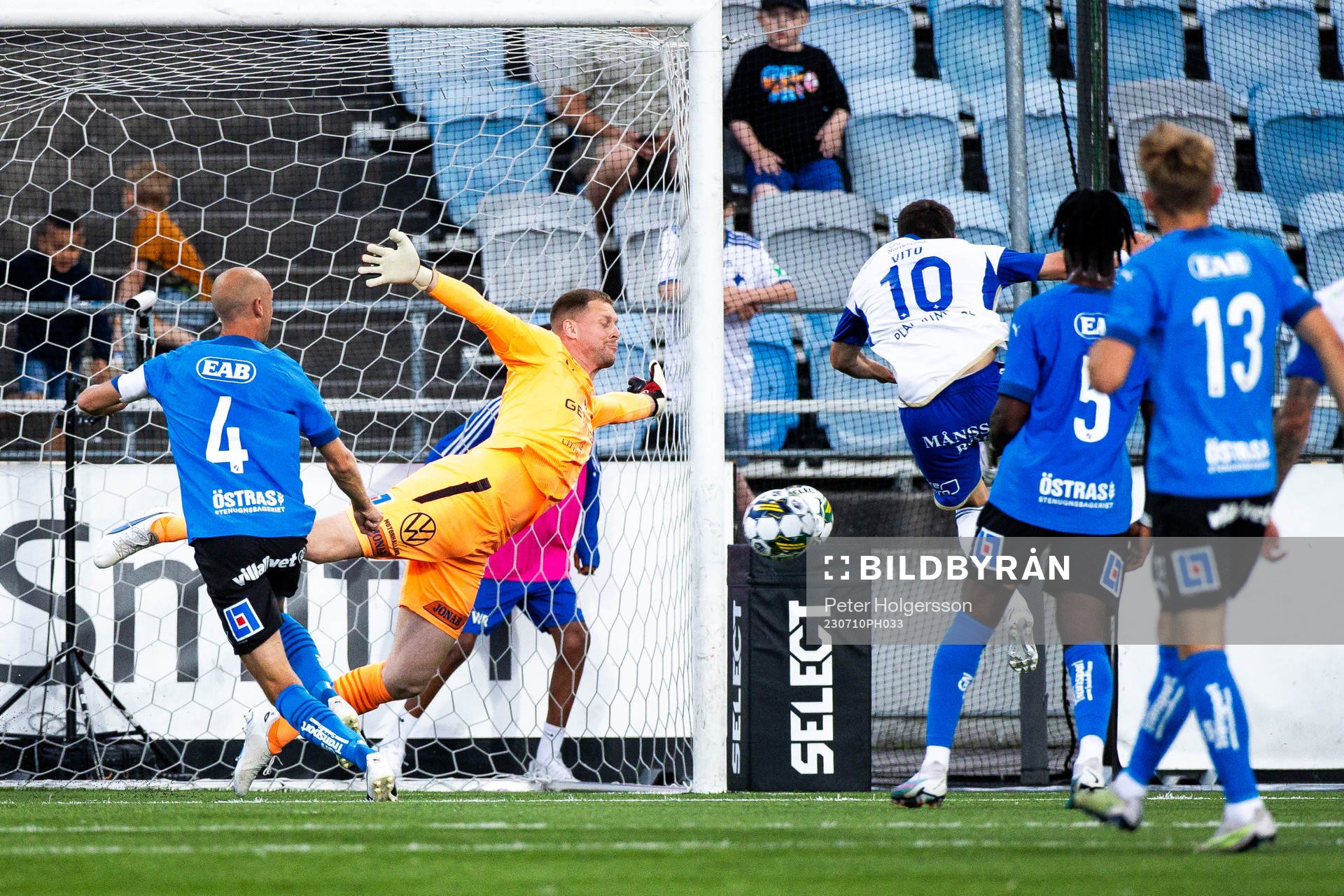 IFK Norrköpings Vito Hammershöy-Mistrati gör 1-1 bakom