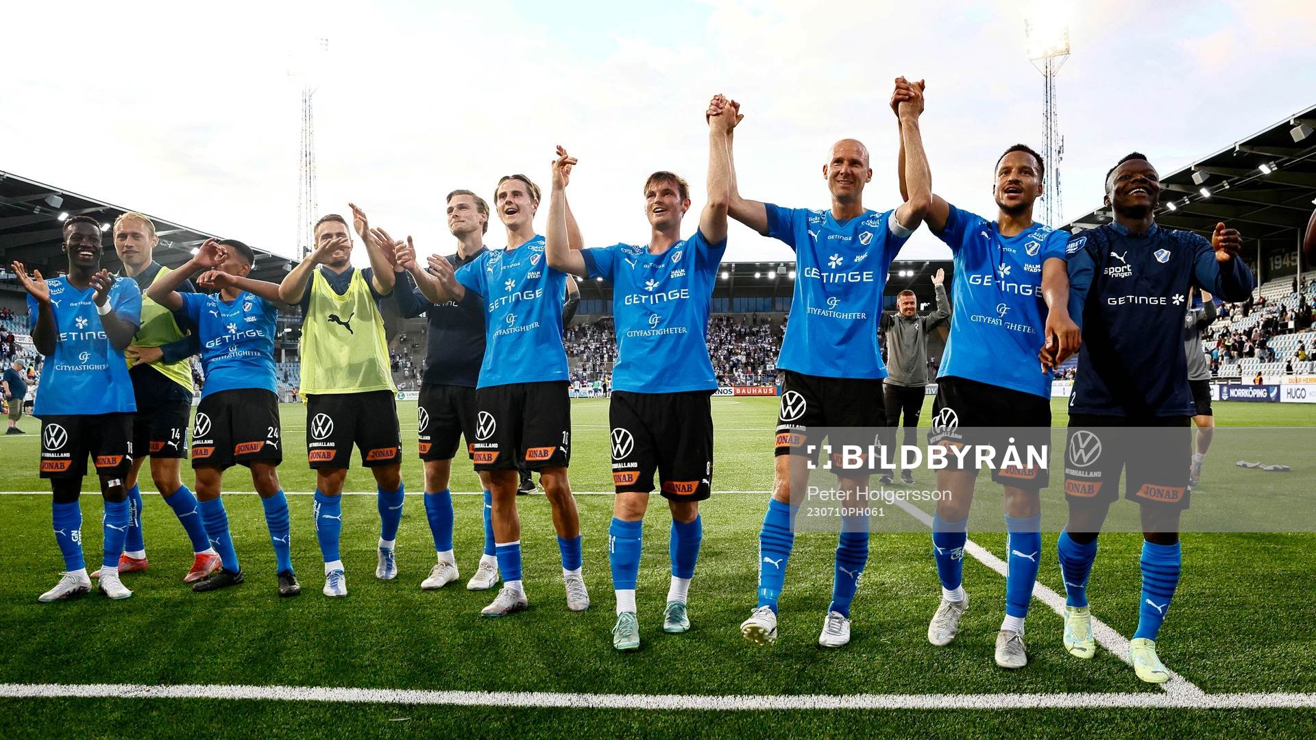 Halmstads spelare jublar